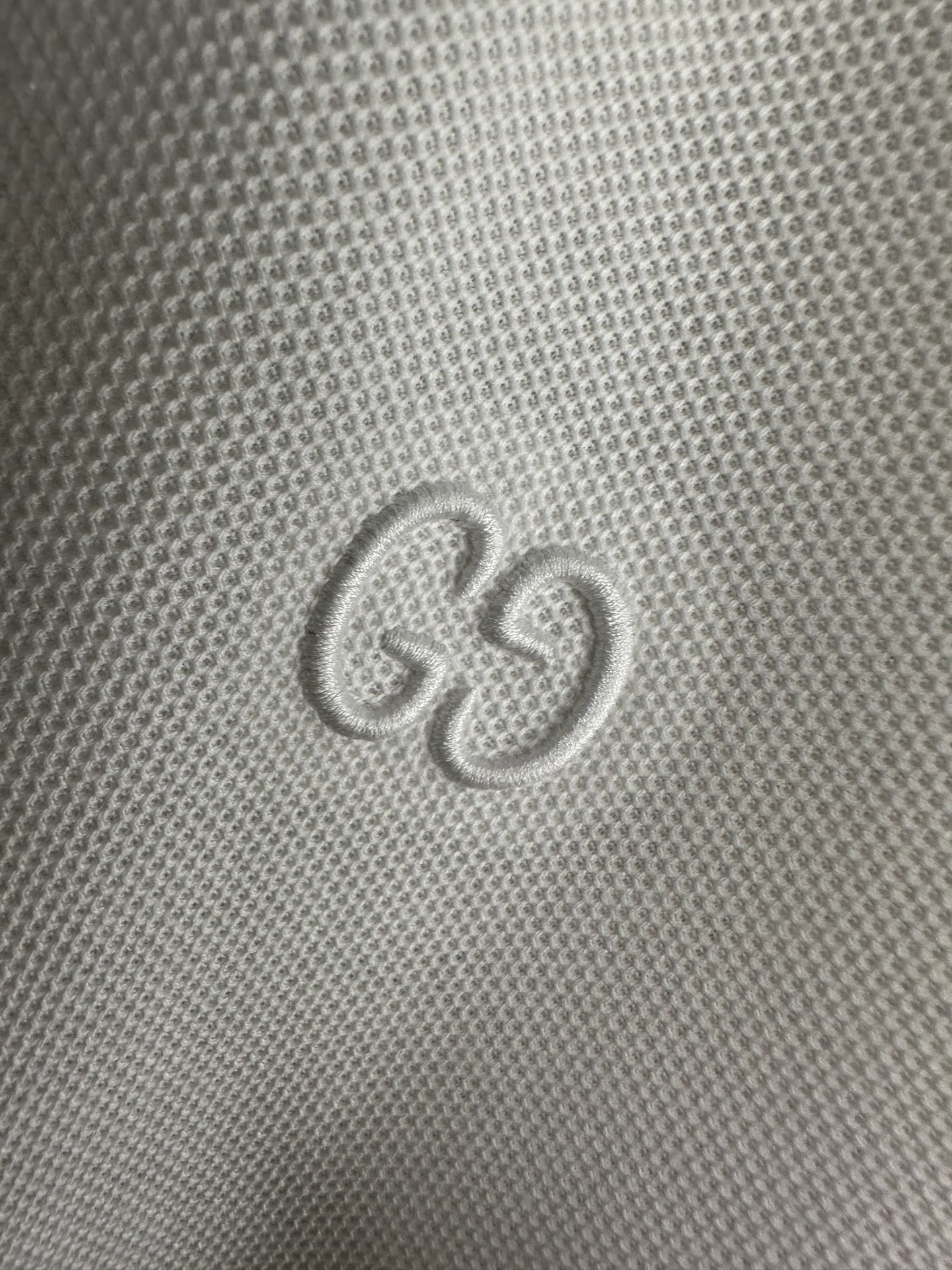 GUCCI古奇26SS春夏新款翻领短袖 原版定制 轻薄透气 上身丝滑舒适 领口，袖口条纹设计，高端大气经