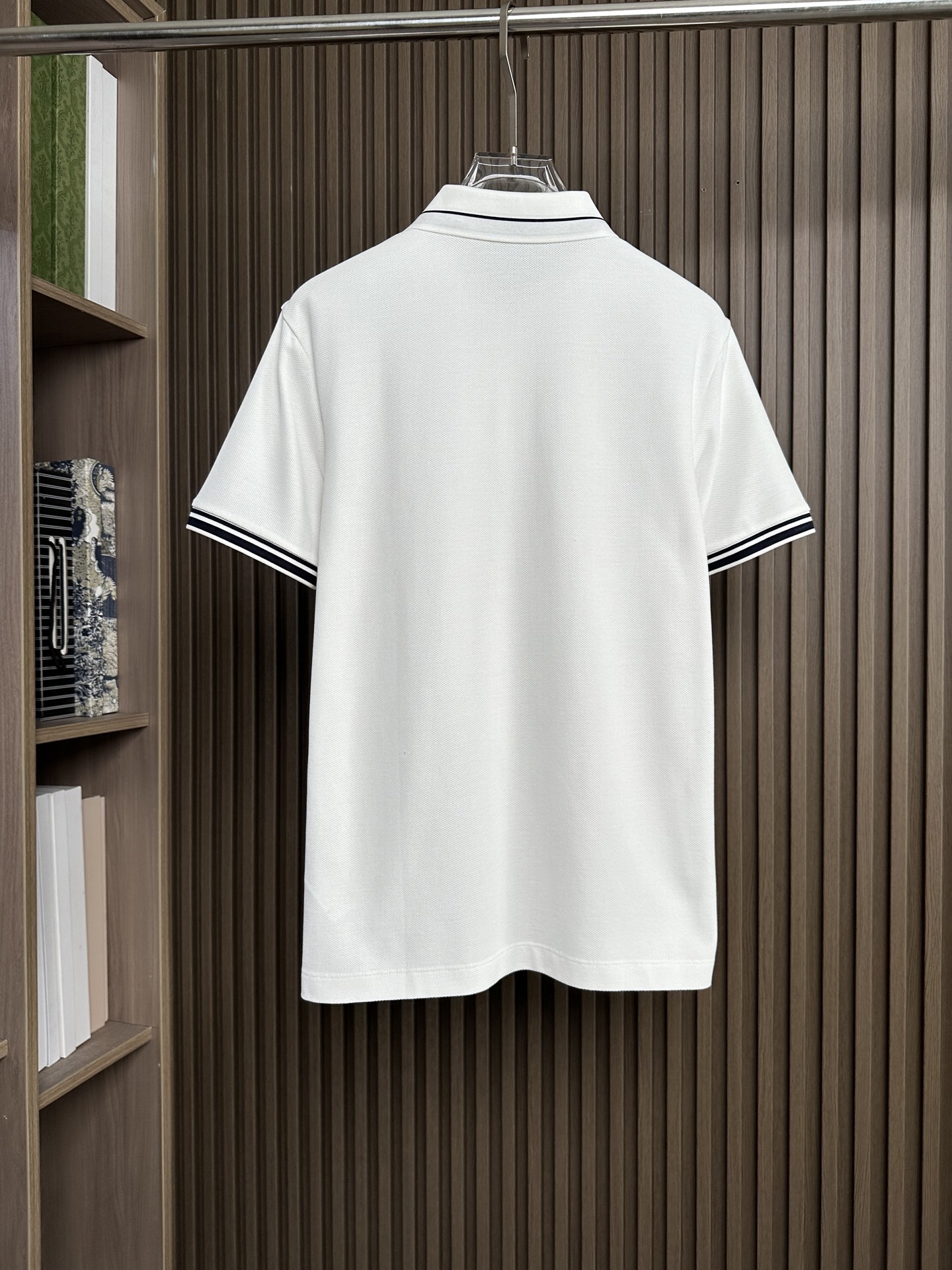 GUCCI古奇26SS春夏新款翻领短袖 原版定制 轻薄透气 上身丝滑舒适 领口，袖口条纹设计，高端大气经