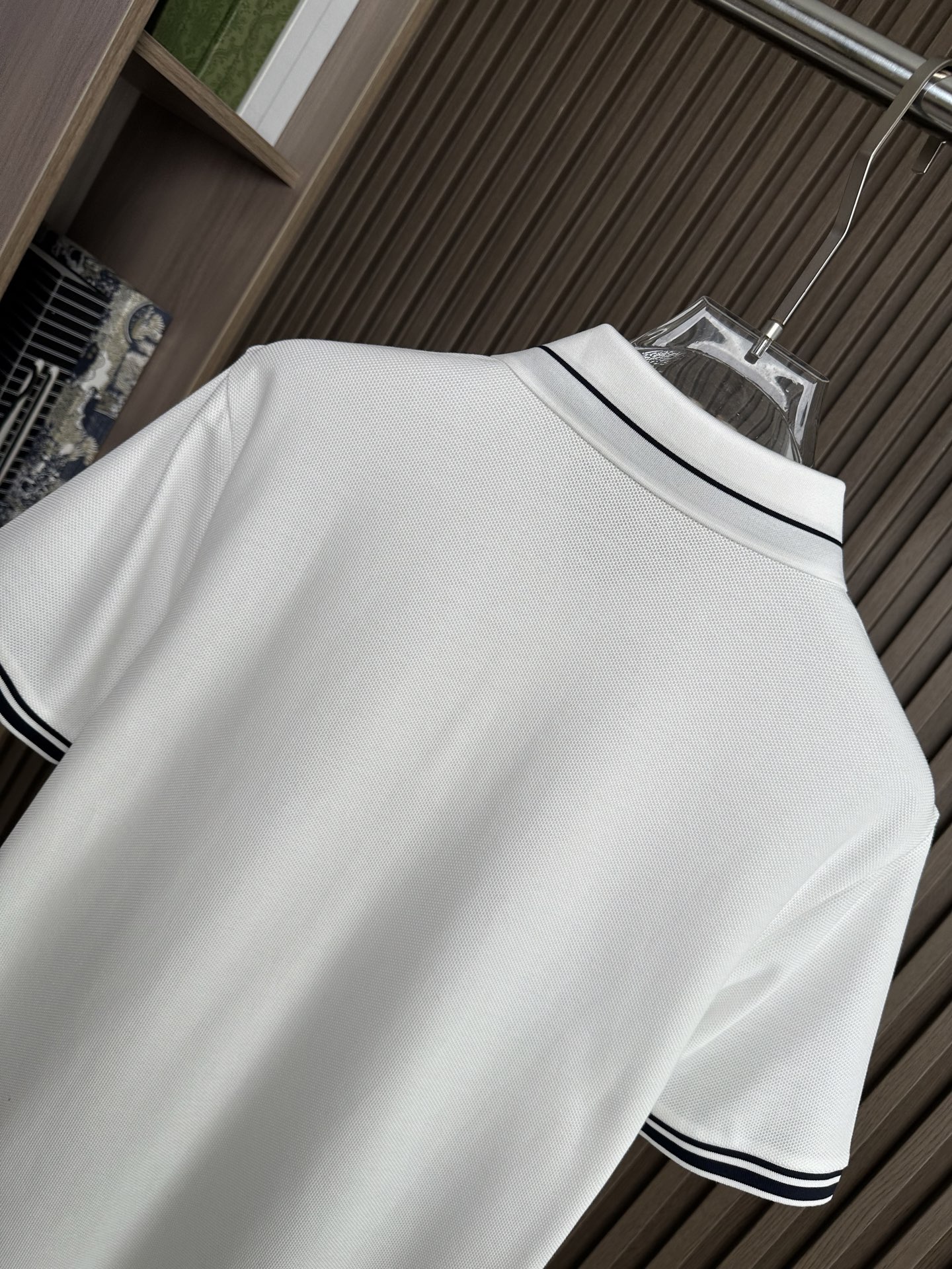 GUCCI古奇26SS春夏新款翻领短袖 原版定制 轻薄透气 上身丝滑舒适 领口，袖口条纹设计，高端大气经