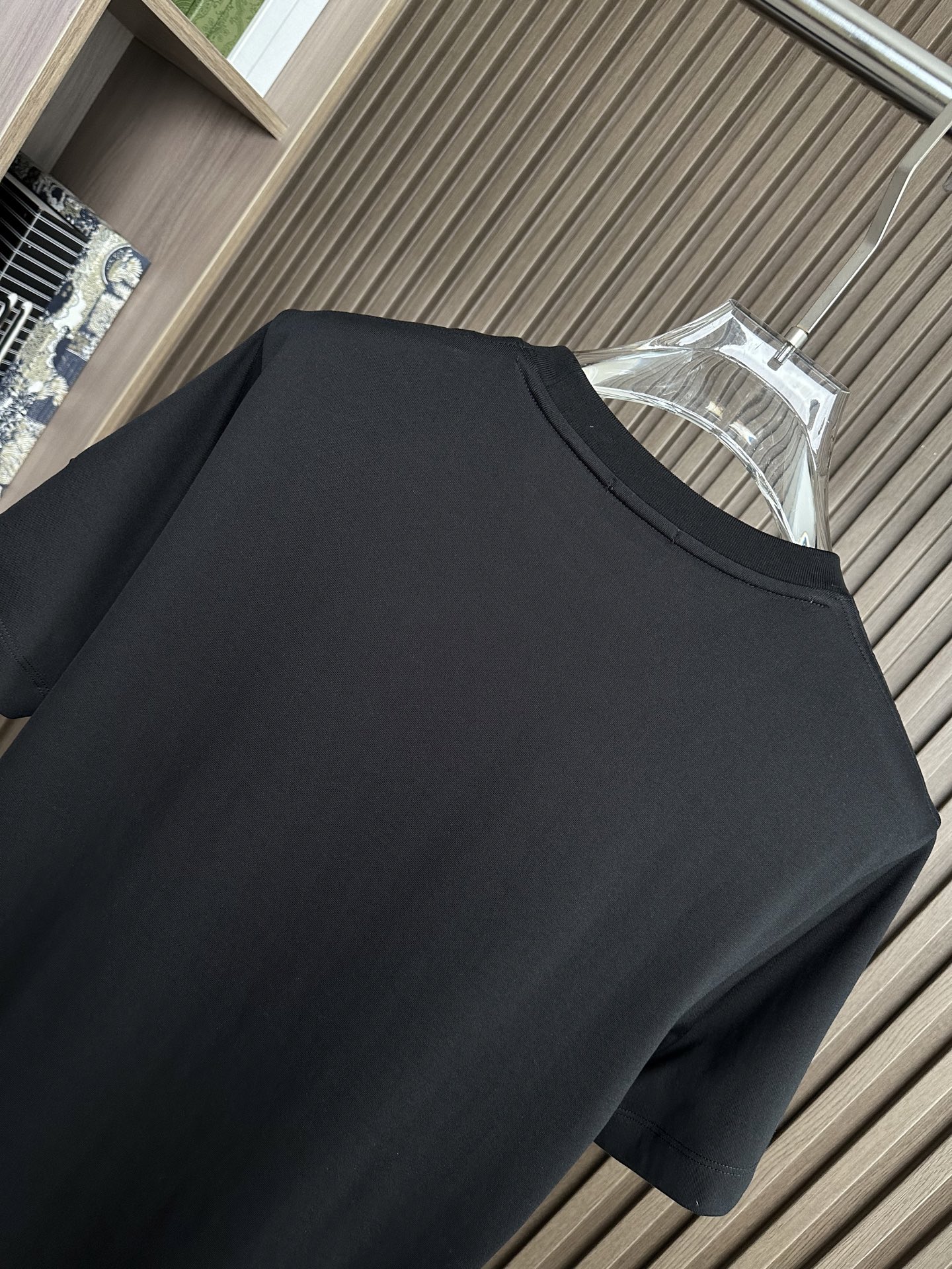 🔥MON蒙口男士时装款圆领短袖T恤，26SS春夏新品，超火爆人气单品！极符合巴美学基调的一款T恤，造型设