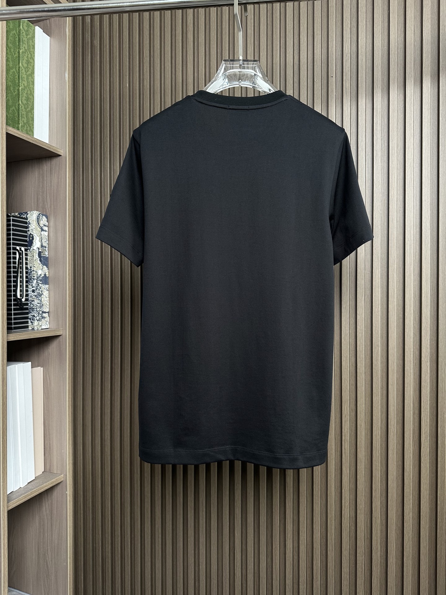 🔥MON蒙口男士时装款圆领短袖T恤，26SS春夏新品，超火爆人气单品！极符合巴美学基调的一款T恤，造型设