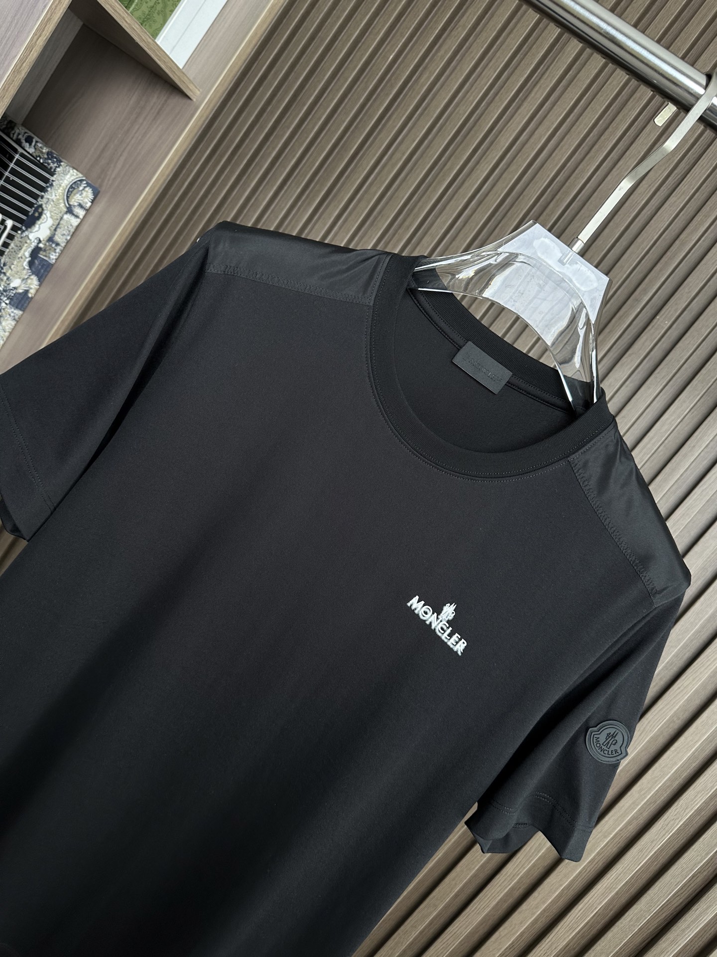 🔥MON蒙口男士时装款圆领短袖T恤，26SS春夏新品，超火爆人气单品！极符合巴美学基调的一款T恤，造型设