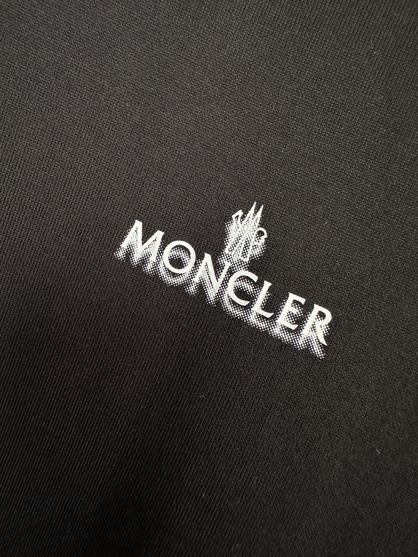 🔥MON蒙口男士时装款圆领短袖T恤，26SS春夏新品，超火爆人气单品！极符合巴美学基调的一款T恤，造型设