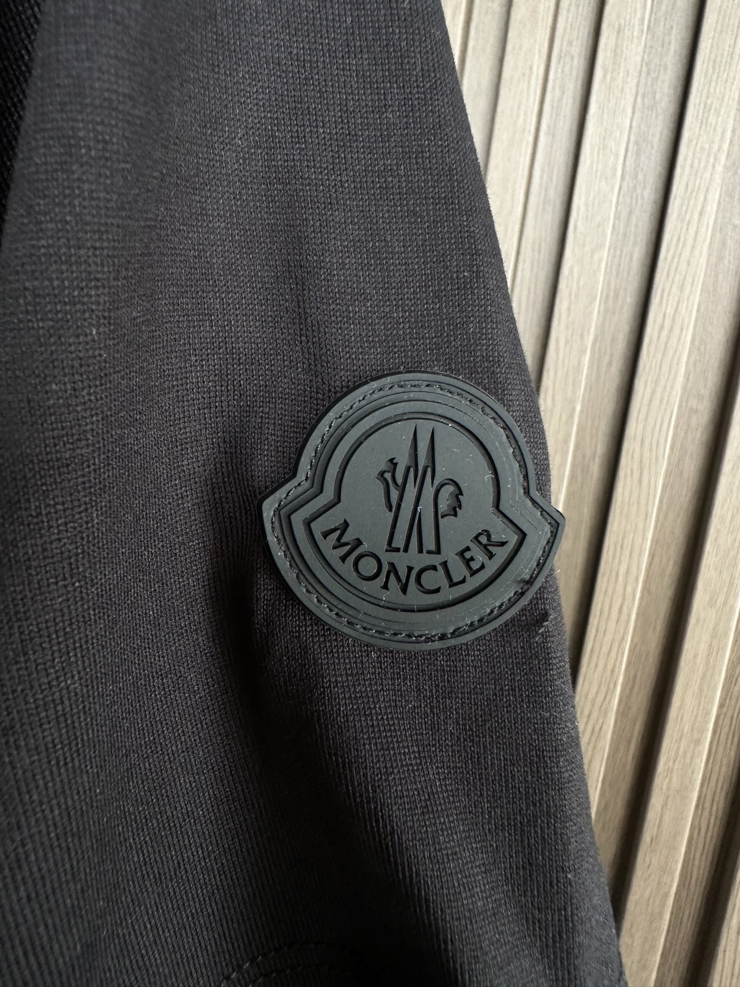 🔥MON蒙口男士时装款圆领短袖T恤，26SS春夏新品，超火爆人气单品！极符合巴美学基调的一款T恤，造型设