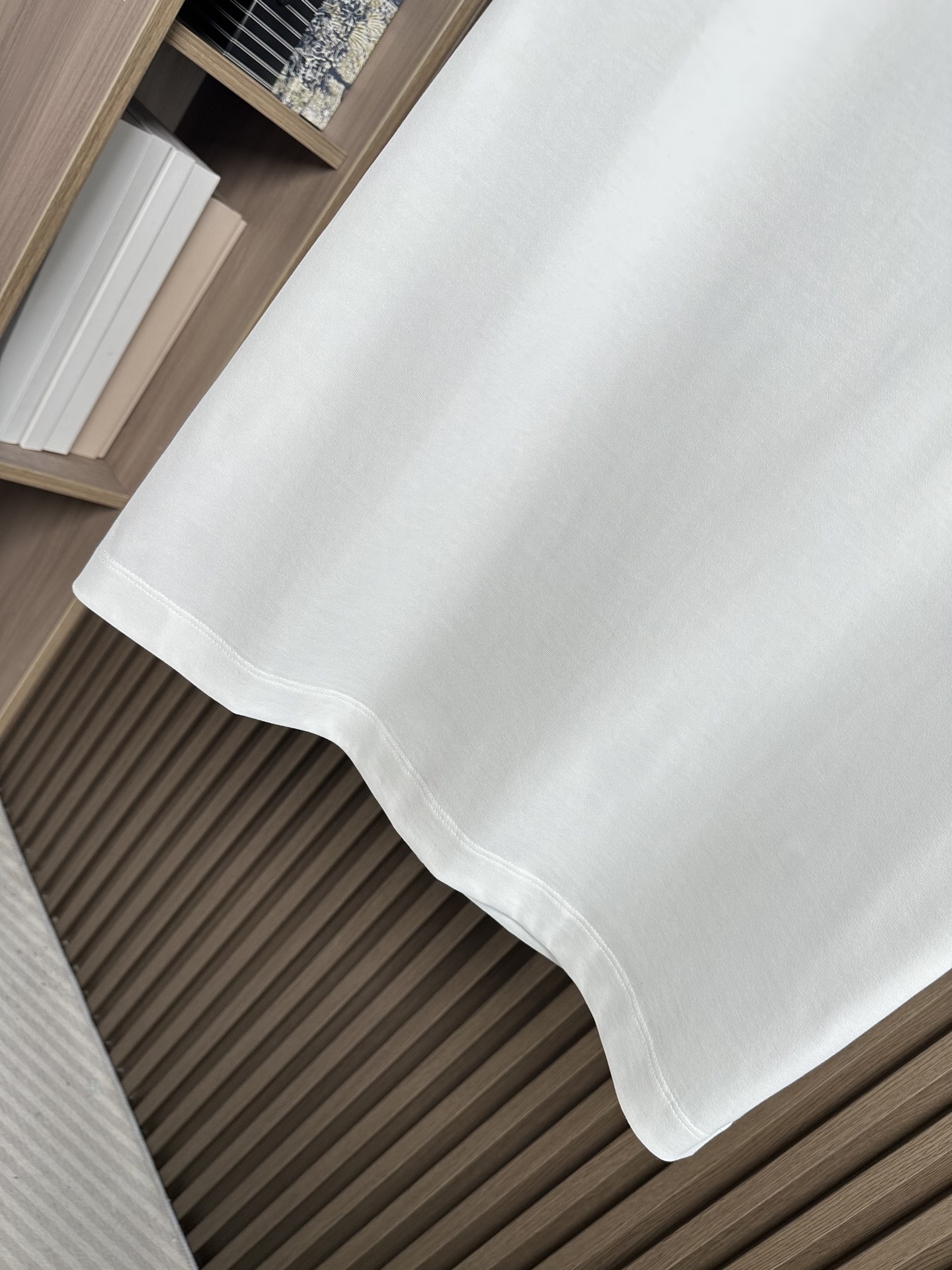 🔥MON蒙口男士时装款圆领短袖T恤，26SS春夏新品，超火爆人气单品！极符合巴美学基调的一款T恤，造型设