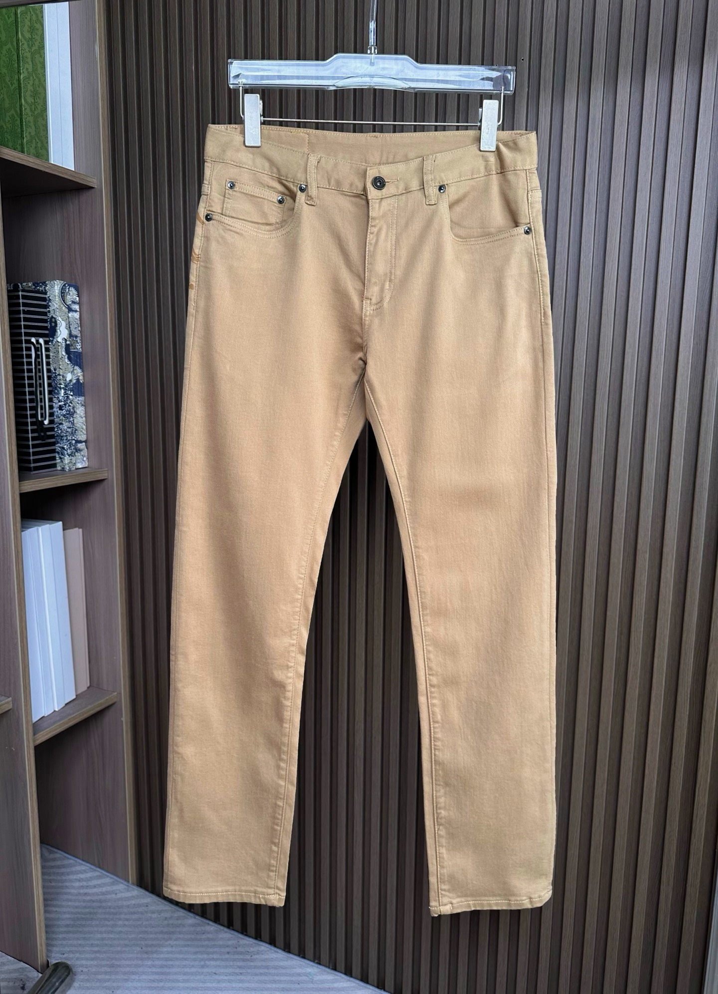 🔥Burberry 巴宝莉26SS春夏新款五袋款牛仔裤，面料精选高弹牛仔面料 轻薄柔软舒适 定制高端五金