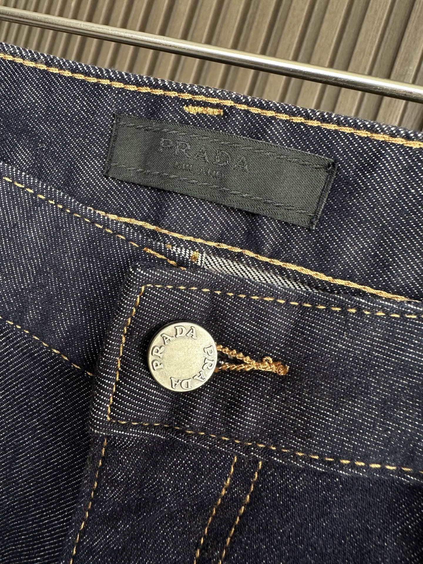 🔥PRADA普拉达26SS春夏新款五袋款牛仔裤，面料精选高弹牛仔面料 轻薄柔软舒适 定制高端五金 细节彰