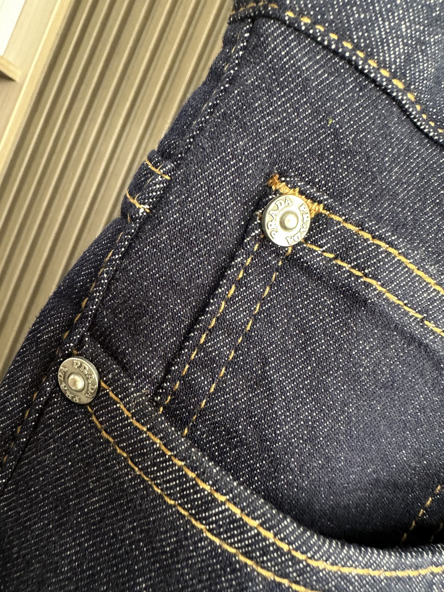🔥PRADA普拉达26SS春夏新款五袋款牛仔裤，面料精选高弹牛仔面料 轻薄柔软舒适 定制高端五金 细节彰