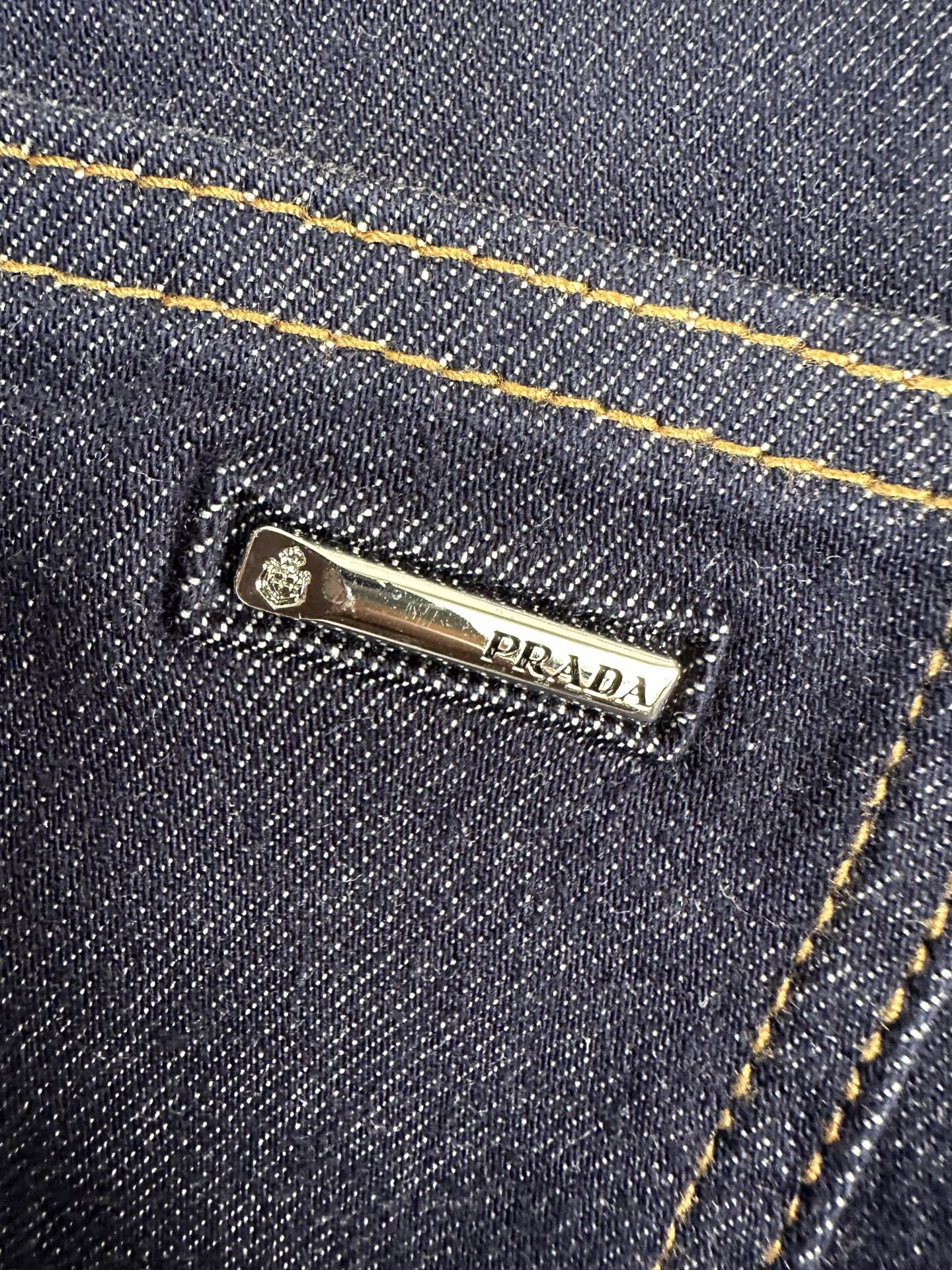 🔥PRADA普拉达26SS春夏新款五袋款牛仔裤，面料精选高弹牛仔面料 轻薄柔软舒适 定制高端五金 细节彰