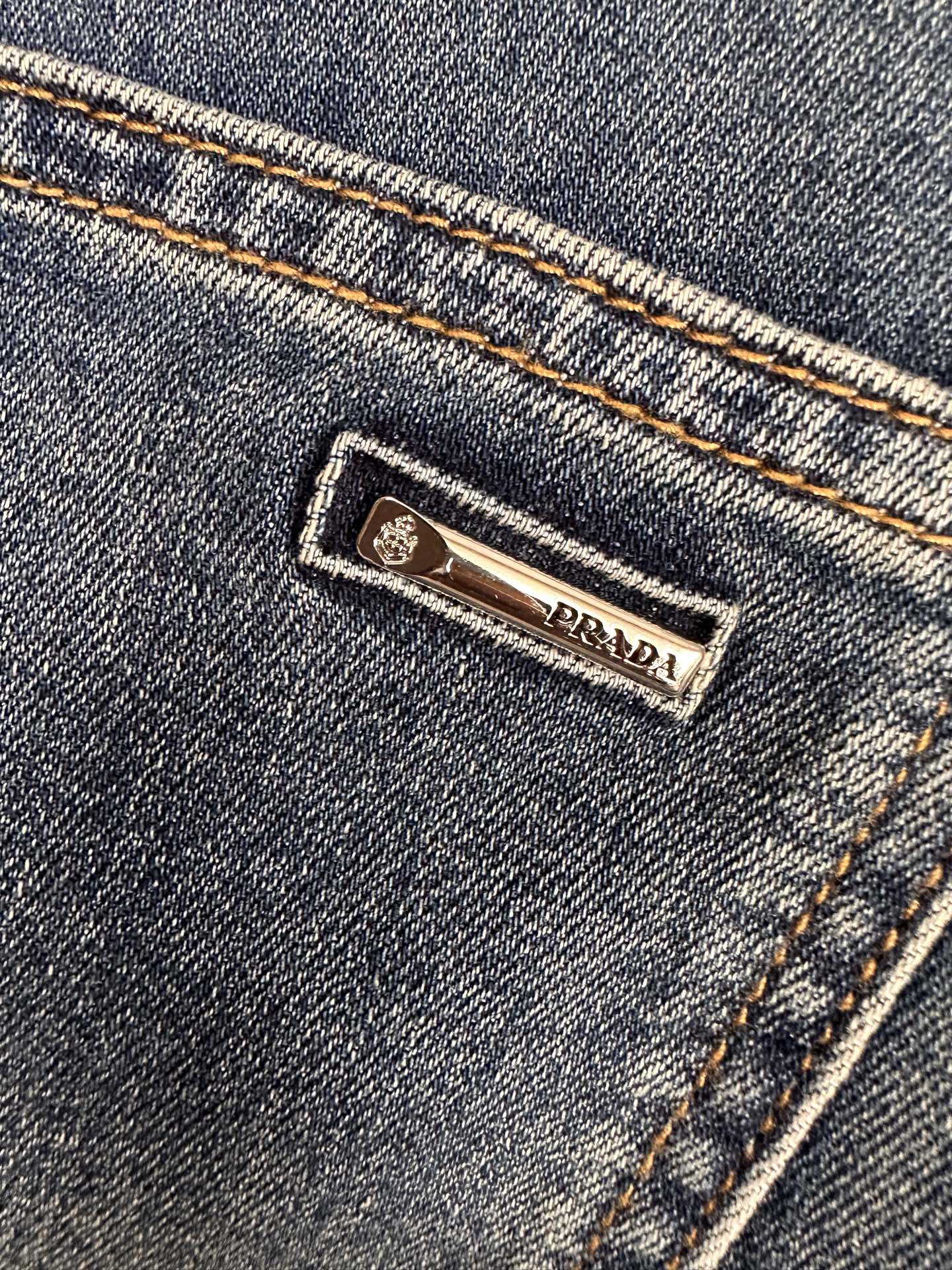 🔥PRADA普拉达26SS春夏新款五袋款牛仔裤，面料精选高弹牛仔面料 轻薄柔软舒适 定制高端五金 细节彰