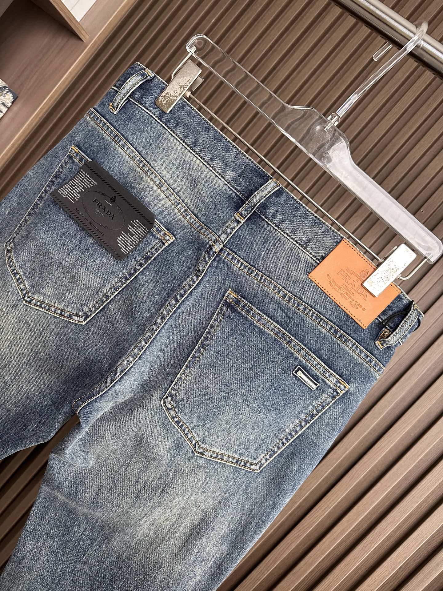 🔥PRADA普拉达26SS春夏新款五袋款牛仔裤，面料精选高弹牛仔面料 轻薄柔软舒适 定制高端五金 细节彰