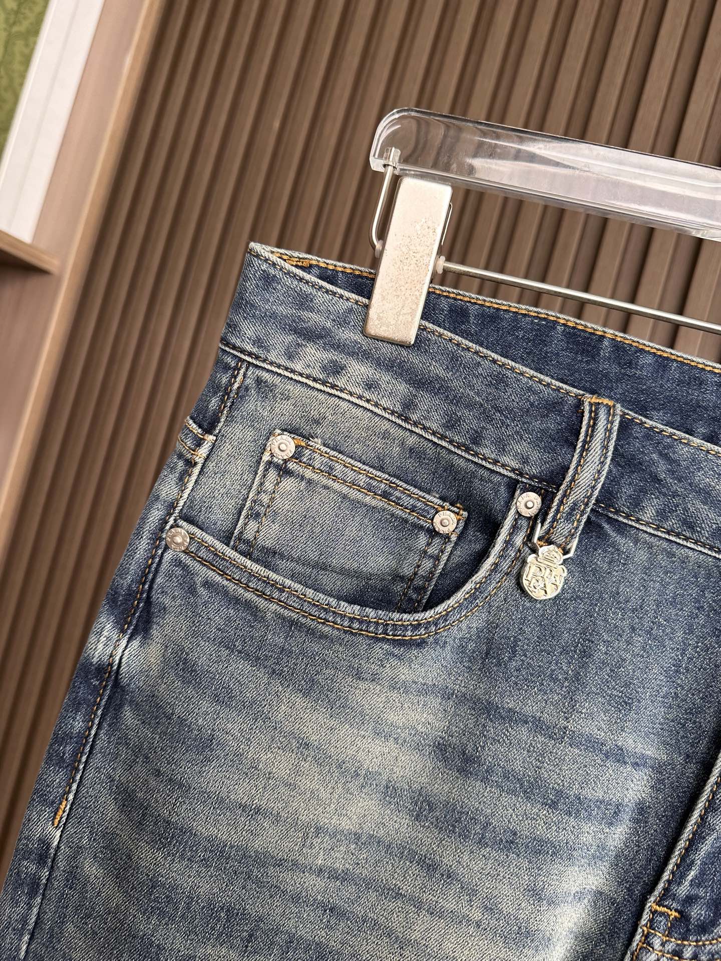 🔥PRADA普拉达26SS春夏新款五袋款牛仔裤，面料精选高弹牛仔面料 轻薄柔软舒适 定制高端五金 细节彰