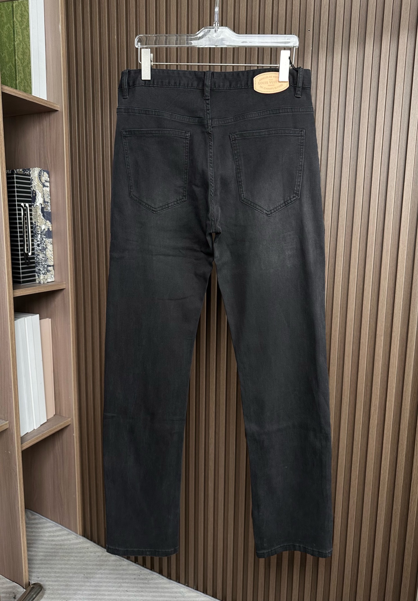 🔥LV驴家26SS春夏新款五袋款牛仔裤，直筒款，面料精选高弹牛仔面料 轻薄柔软舒适 定制高端五金 细节彰