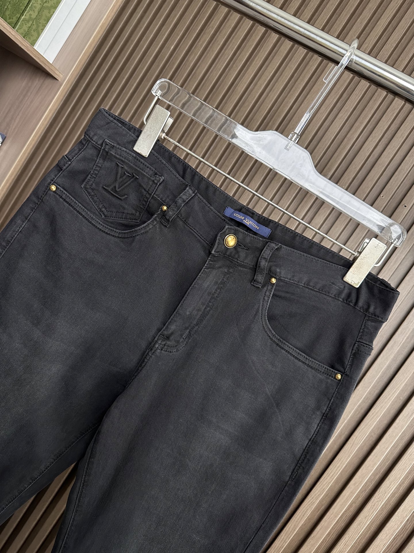 🔥LV驴家26SS春夏新款五袋款牛仔裤，直筒款，面料精选高弹牛仔面料 轻薄柔软舒适 定制高端五金 细节彰