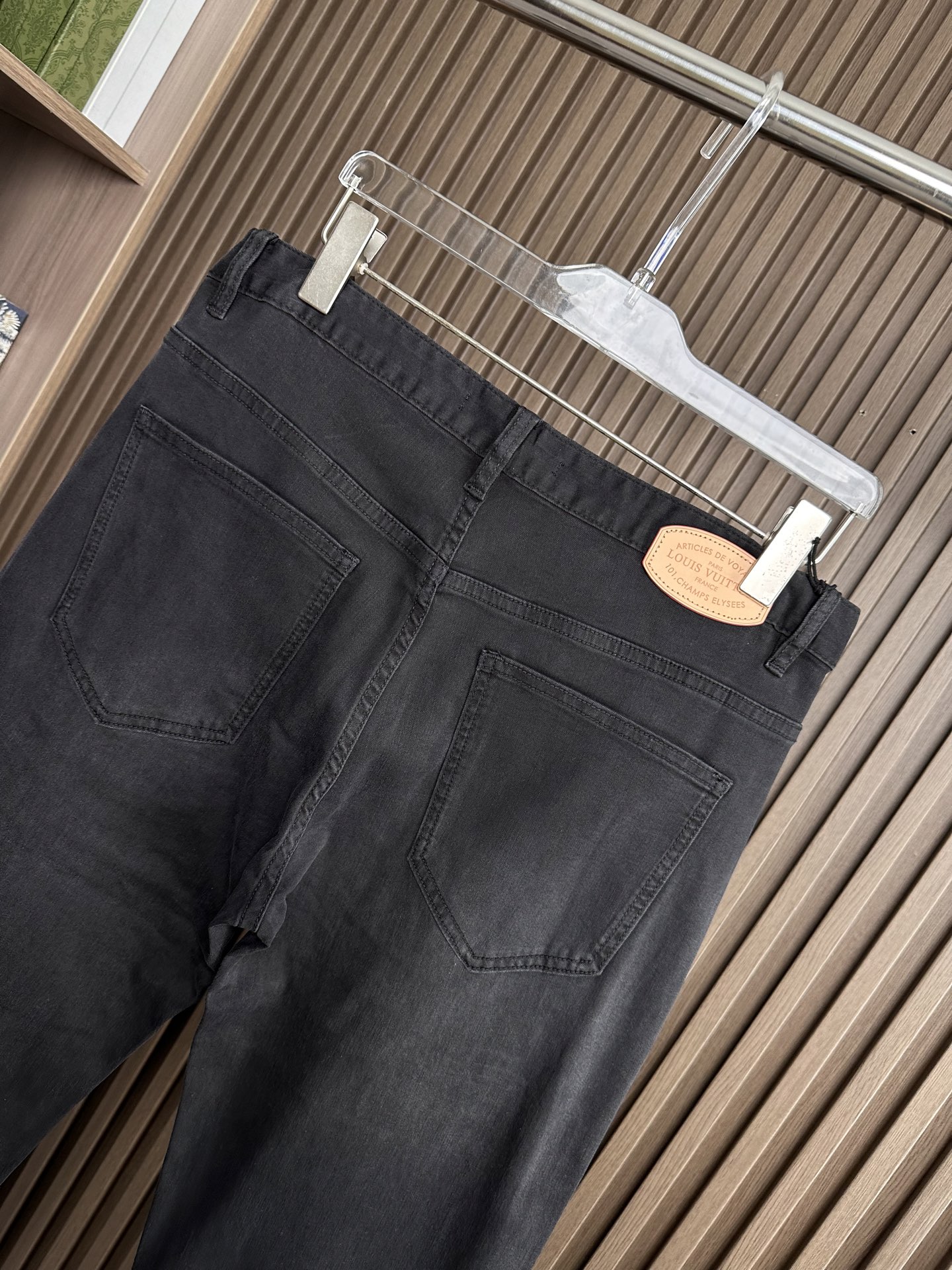 🔥LV驴家26SS春夏新款五袋款牛仔裤，直筒款，面料精选高弹牛仔面料 轻薄柔软舒适 定制高端五金 细节彰