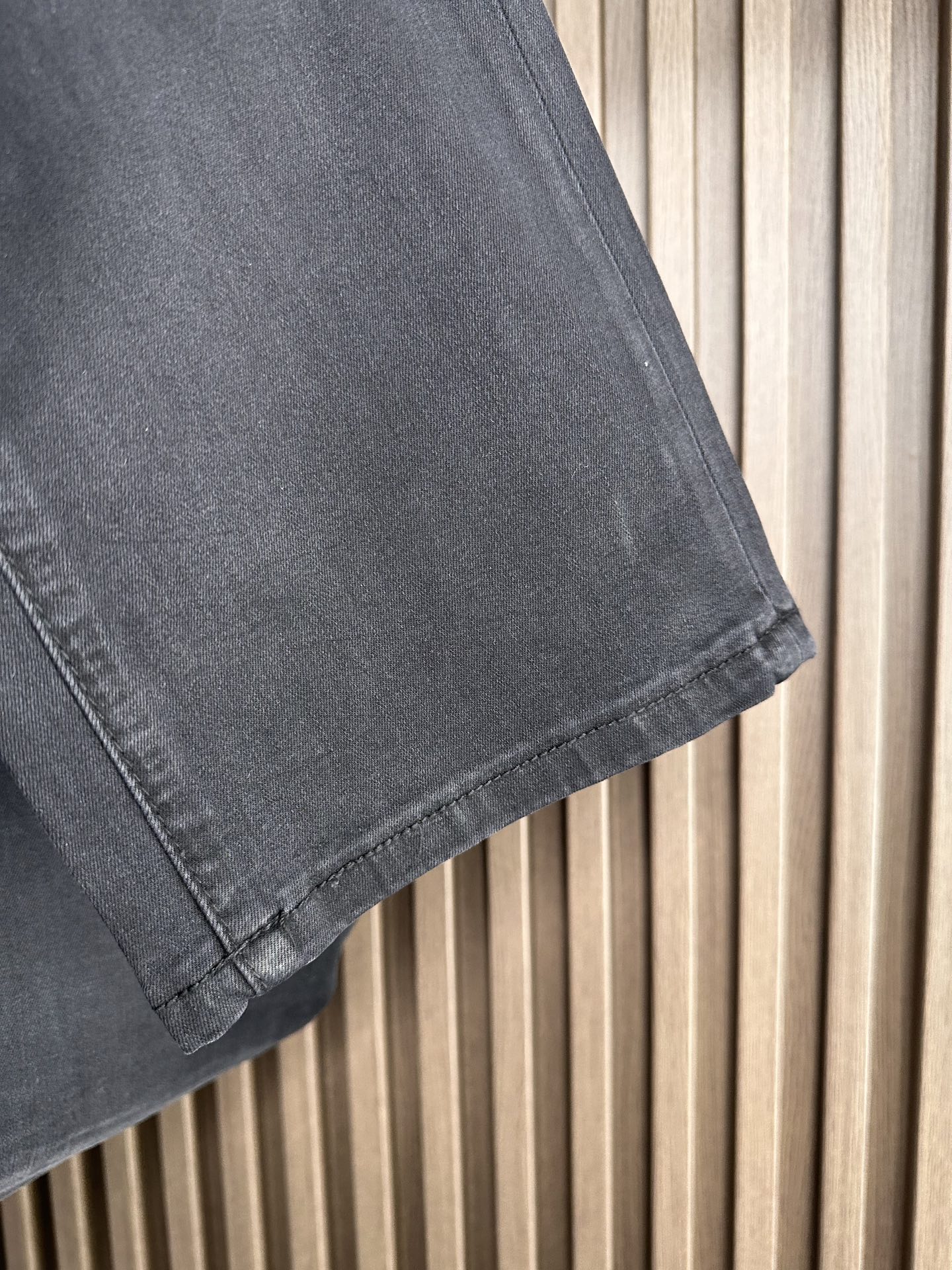 🔥LV驴家26SS春夏新款五袋款牛仔裤，直筒款，面料精选高弹牛仔面料 轻薄柔软舒适 定制高端五金 细节彰