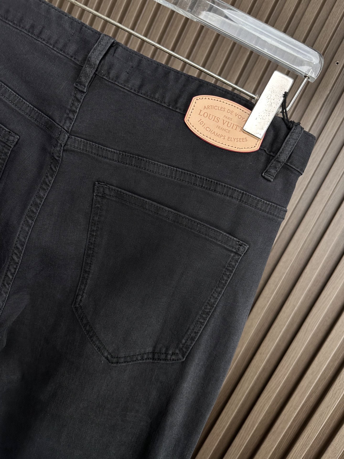 🔥LV驴家26SS春夏新款五袋款牛仔裤，直筒款，面料精选高弹牛仔面料 轻薄柔软舒适 定制高端五金 细节彰