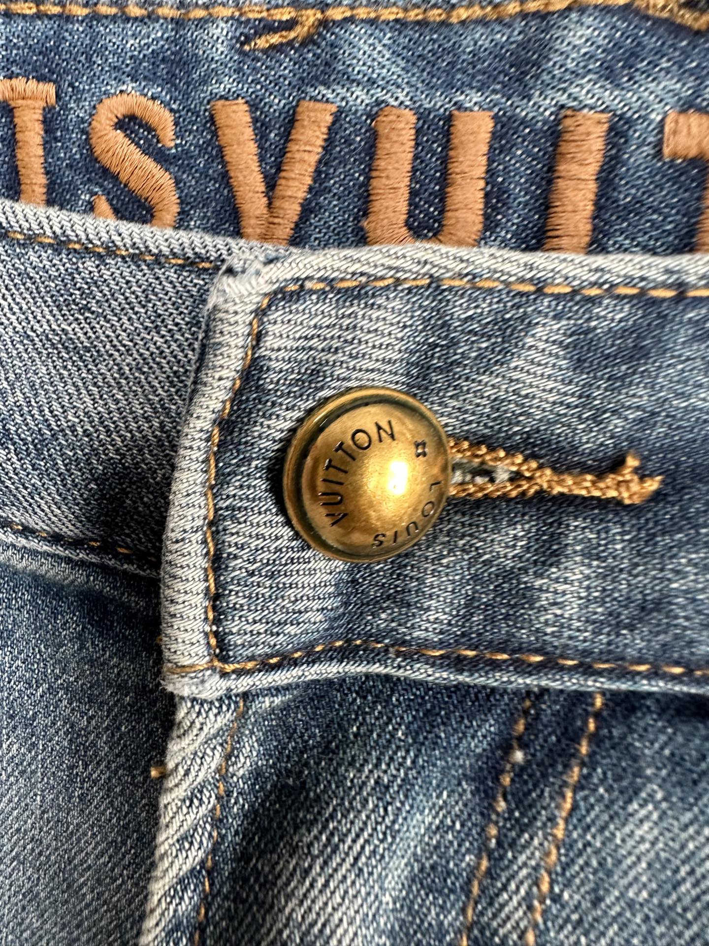 🔥LV驴家26SS春夏新款五袋款牛仔裤，直筒款，面料精选高弹牛仔面料 轻薄柔软舒适 定制高端五金 细节彰