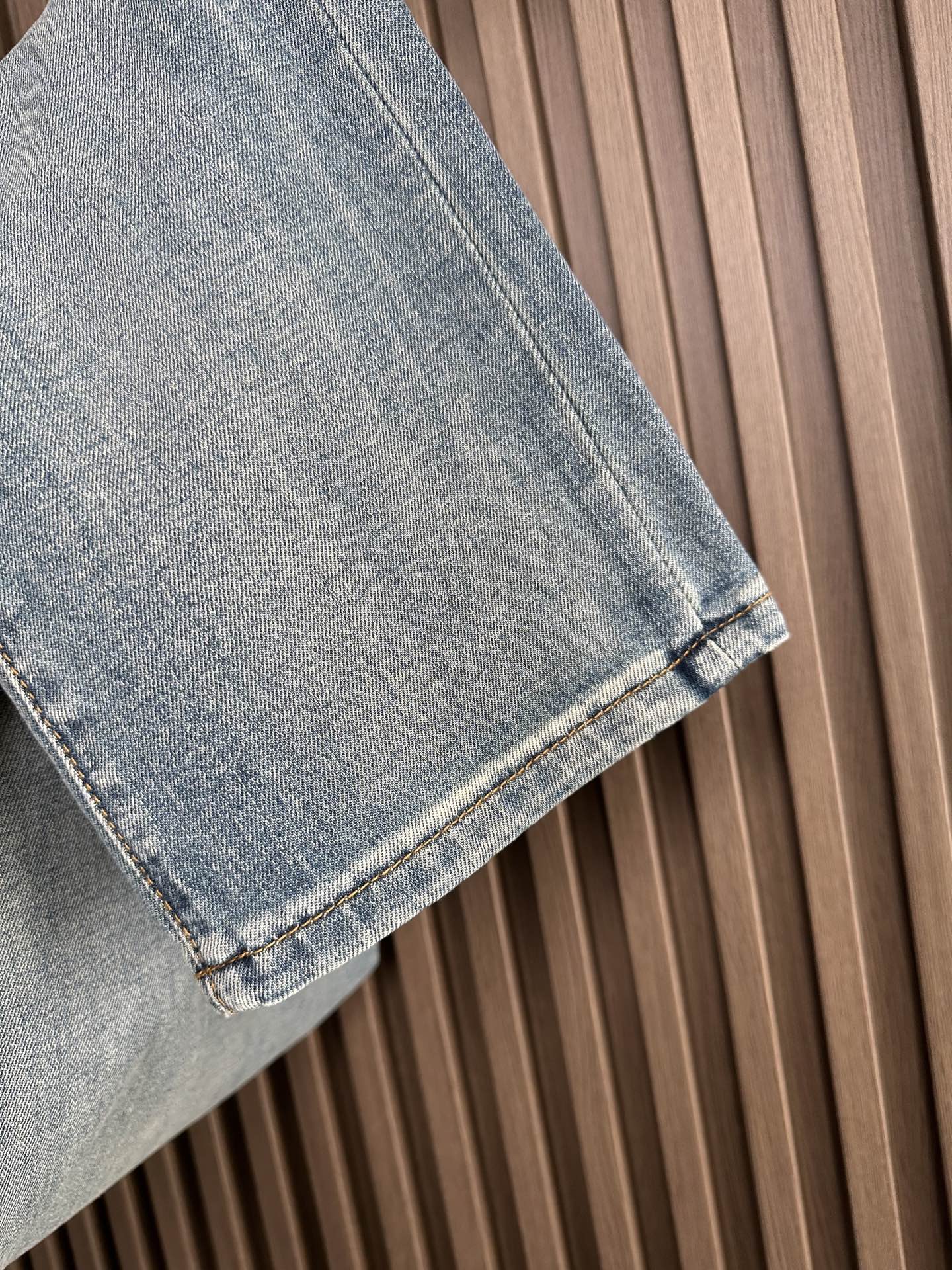 🔥LV驴家26SS春夏新款五袋款牛仔裤，直筒款，面料精选高弹牛仔面料 轻薄柔软舒适 定制高端五金 细节彰