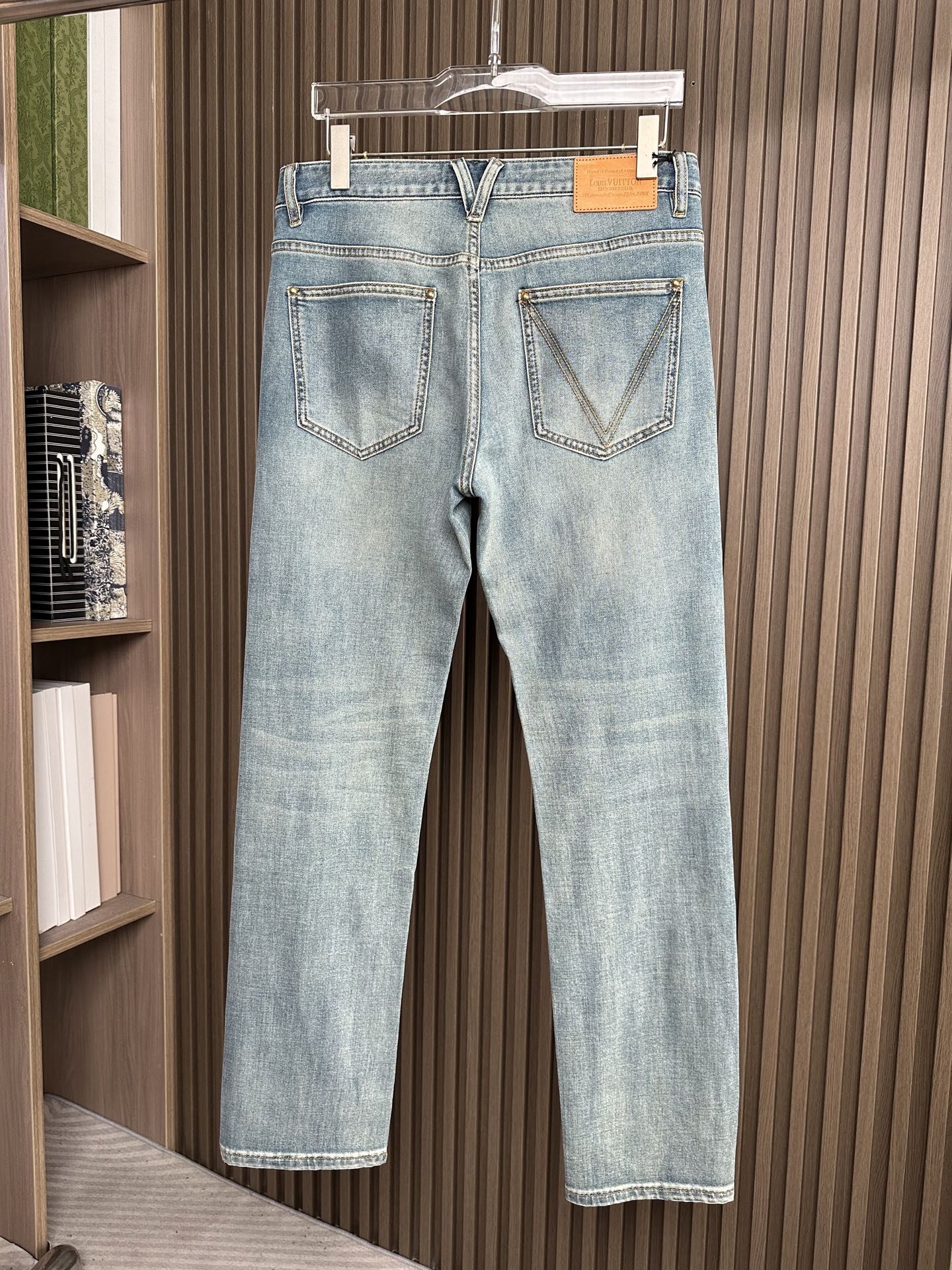 🔥LV驴家26SS春夏新款五袋款牛仔裤，直筒款，面料精选高弹牛仔面料 轻薄柔软舒适 定制高端五金 细节彰