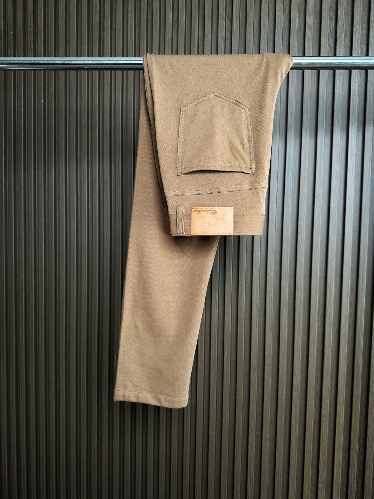 （深卡其～）Loro piana诺悠翩雅26SS早春新款五袋款休闲裤 面料精选斜纹高弹面料 柔软舒适 经