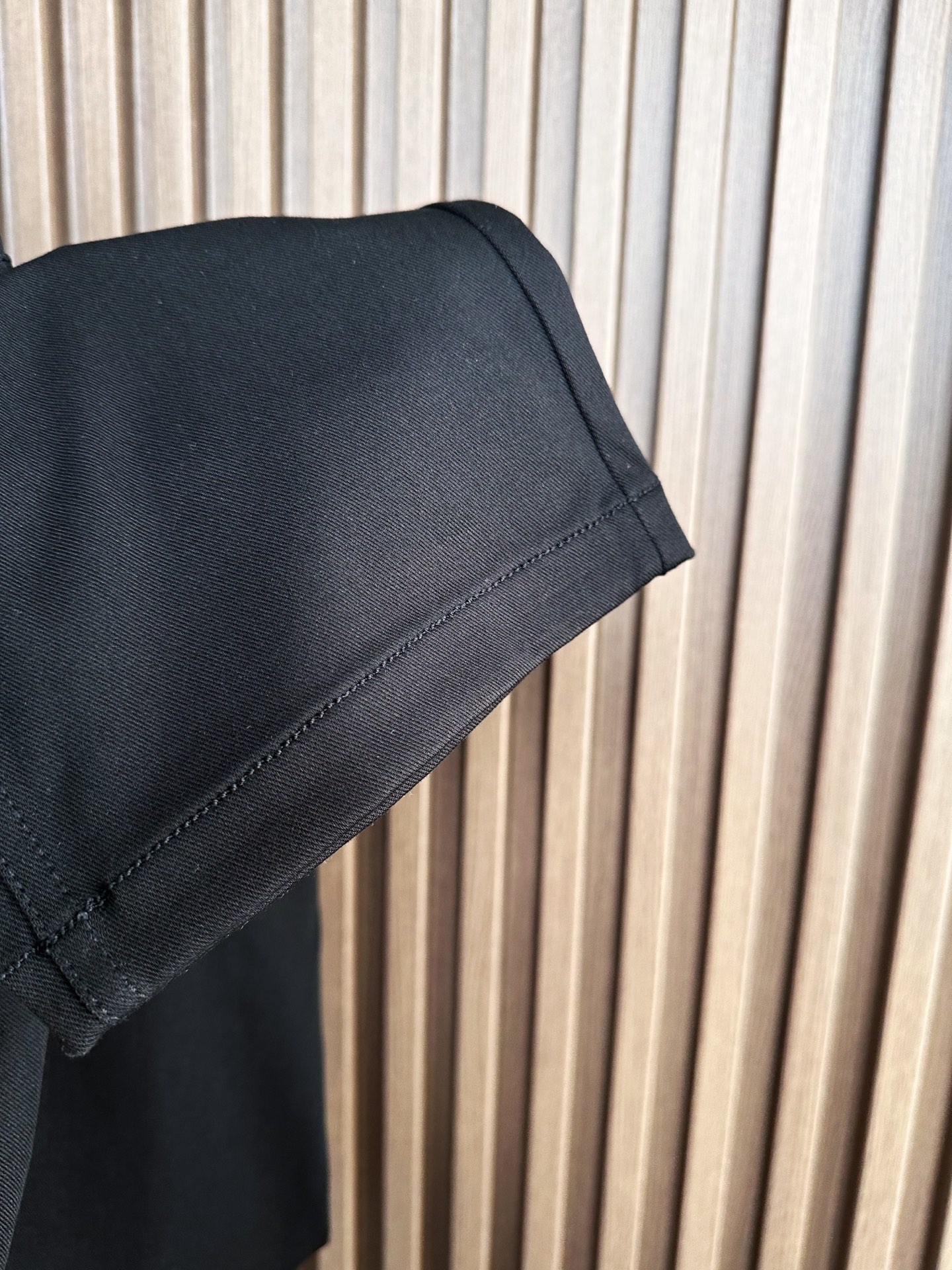 LOW罗意威26SS春夏新款休闲裤，高密度涤纶平纹四面弹面料，布面平整挺括🈶性，抗皱不易变形 ，不易褪色