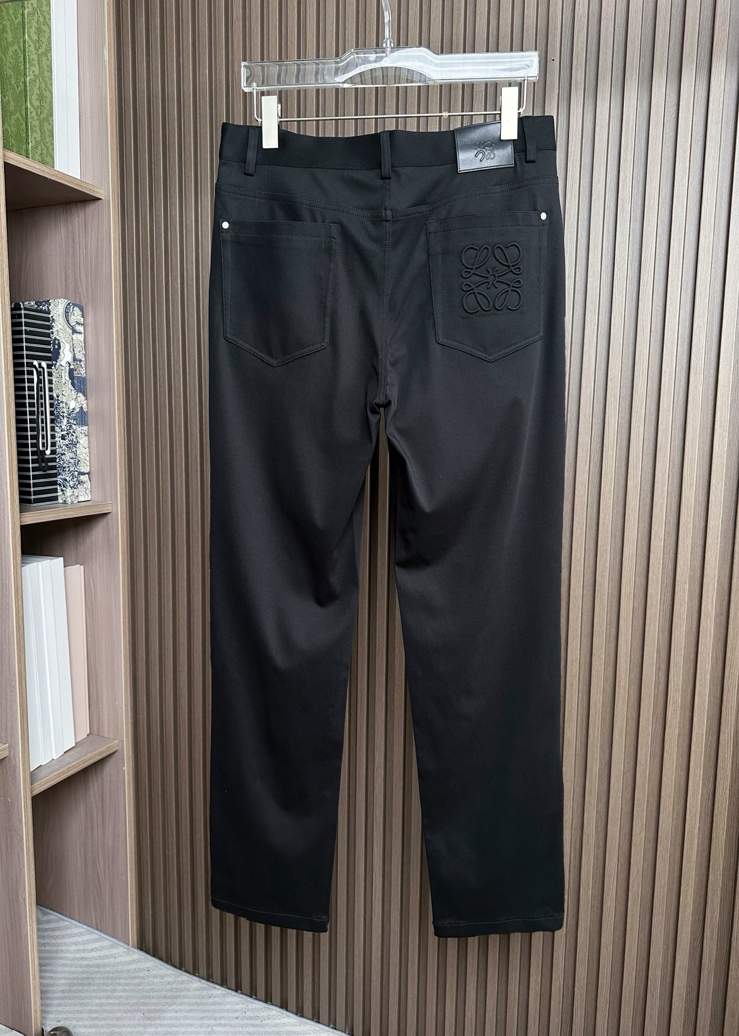 LOW罗意威26SS春夏新款休闲裤，高密度涤纶平纹四面弹面料，布面平整挺括🈶性，抗皱不易变形 ，不易褪色