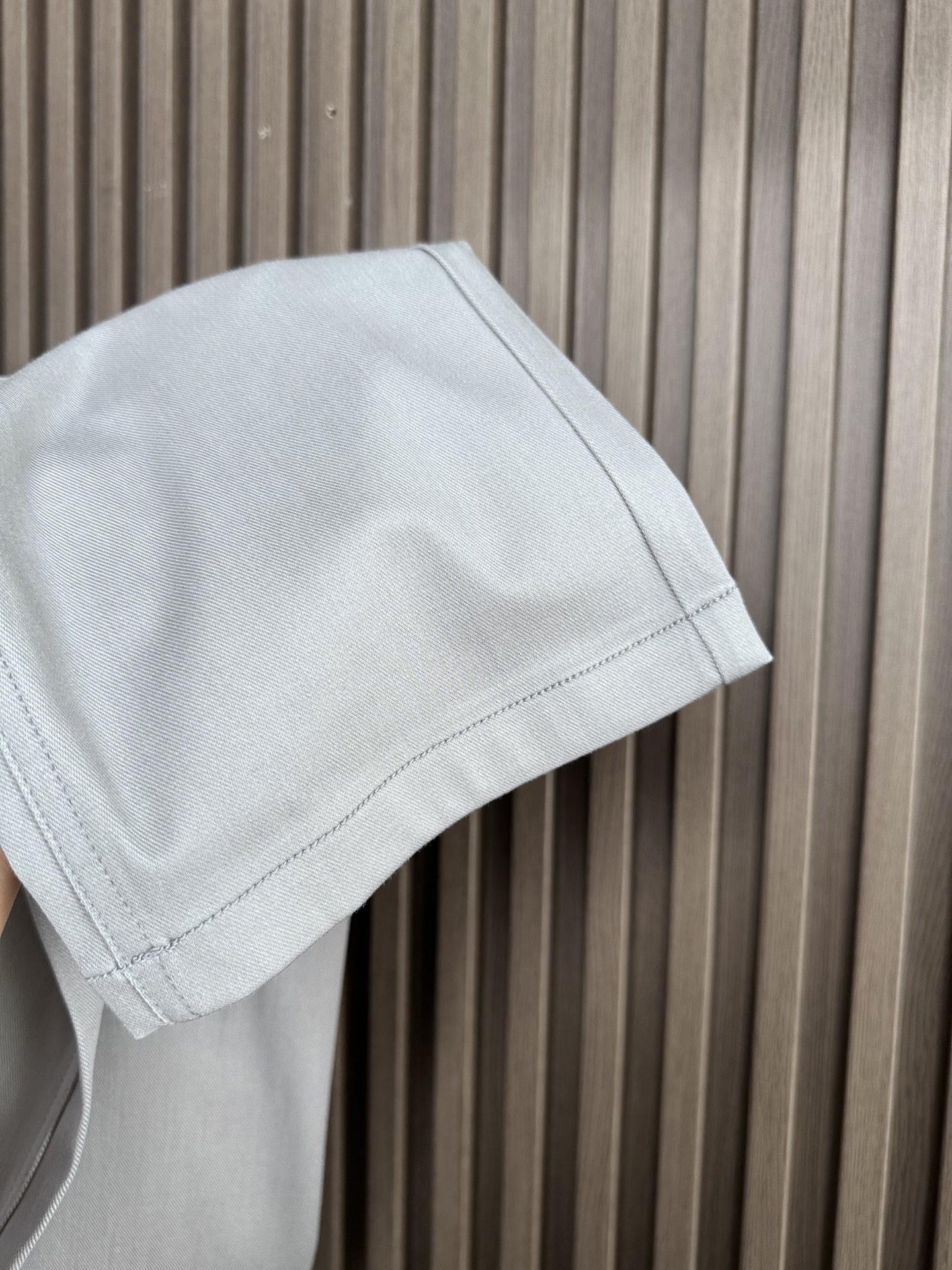 LOW罗意威26SS春夏新款休闲裤，高密度涤纶平纹四面弹面料，布面平整挺括🈶性，抗皱不易变形 ，不易褪色