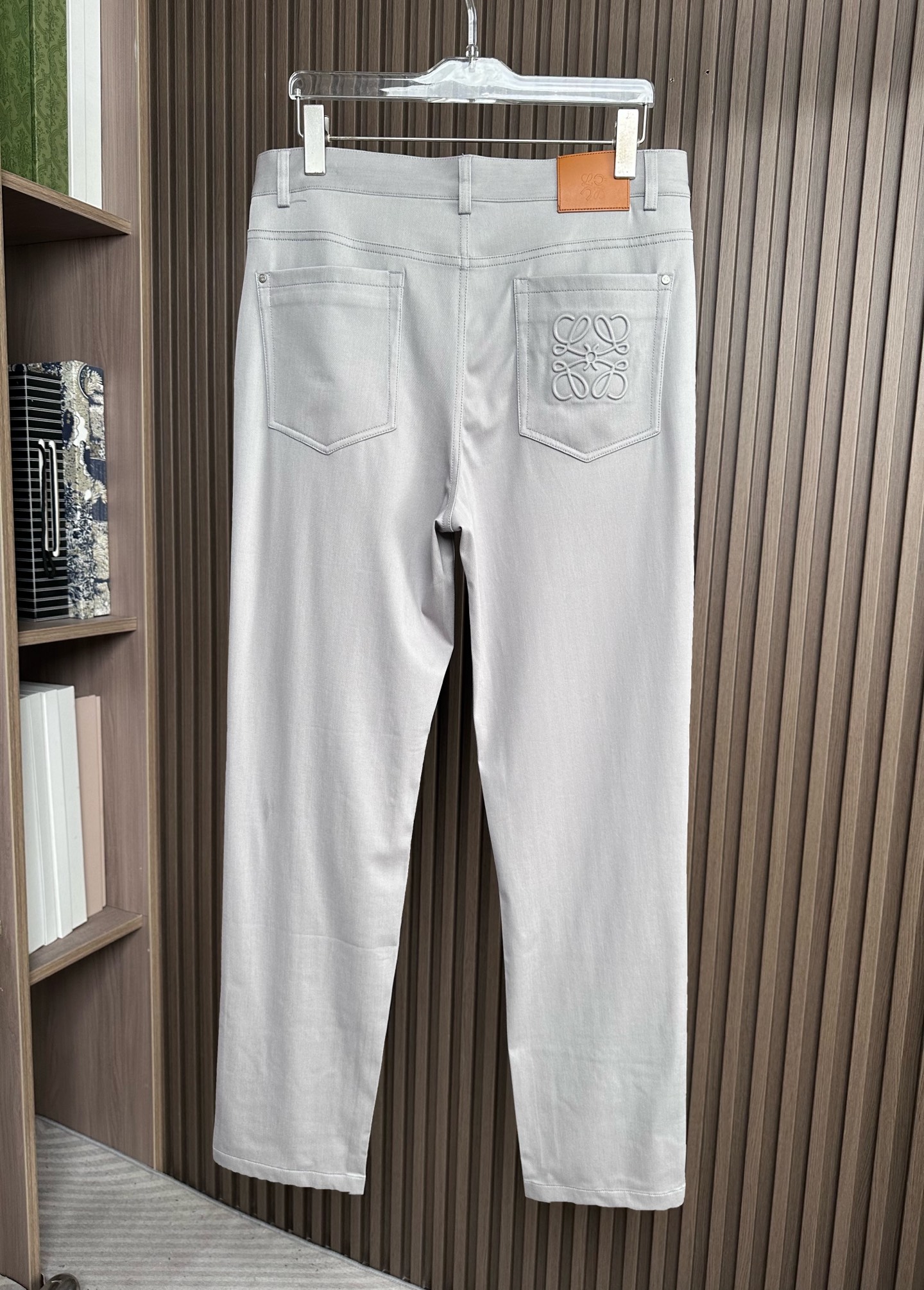 LOW罗意威26SS春夏新款休闲裤，高密度涤纶平纹四面弹面料，布面平整挺括🈶性，抗皱不易变形 ，不易褪色