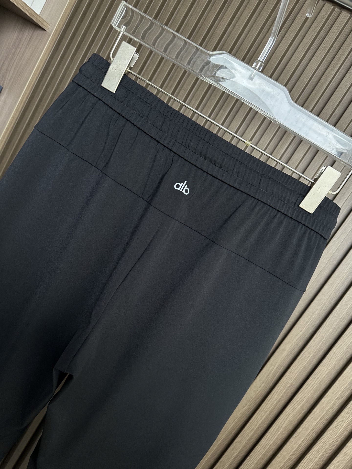 . 高端品质26SS春夏新款休闲裤，高密度四面弹面料，布面平整挺括🈶性，抗皱不易变形 ，不易褪色，耐磨穿