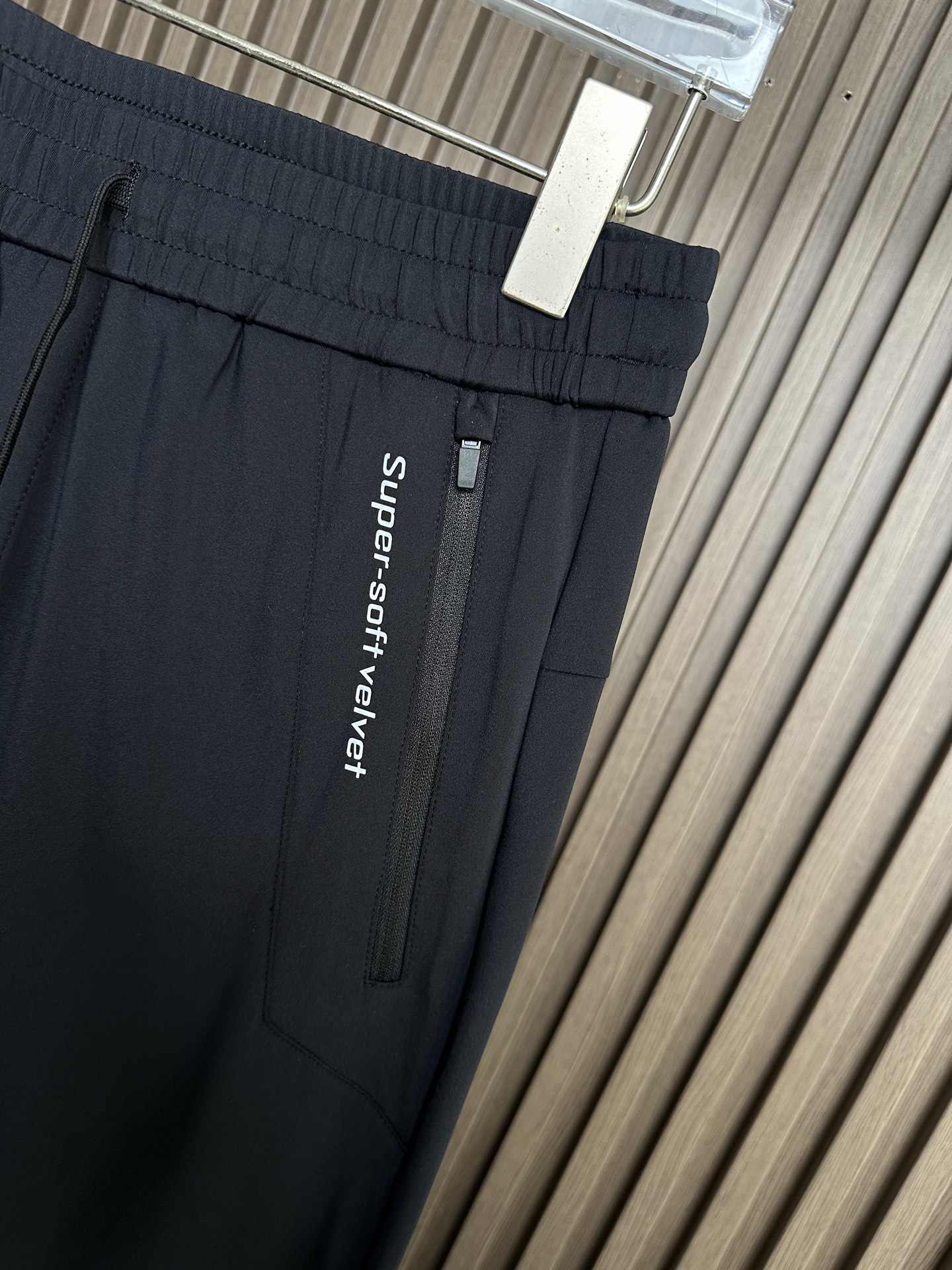 . 高端品质26SS春夏新款休闲裤，高密度四面弹面料，布面平整挺括🈶性，抗皱不易变形 ，不易褪色，耐磨穿