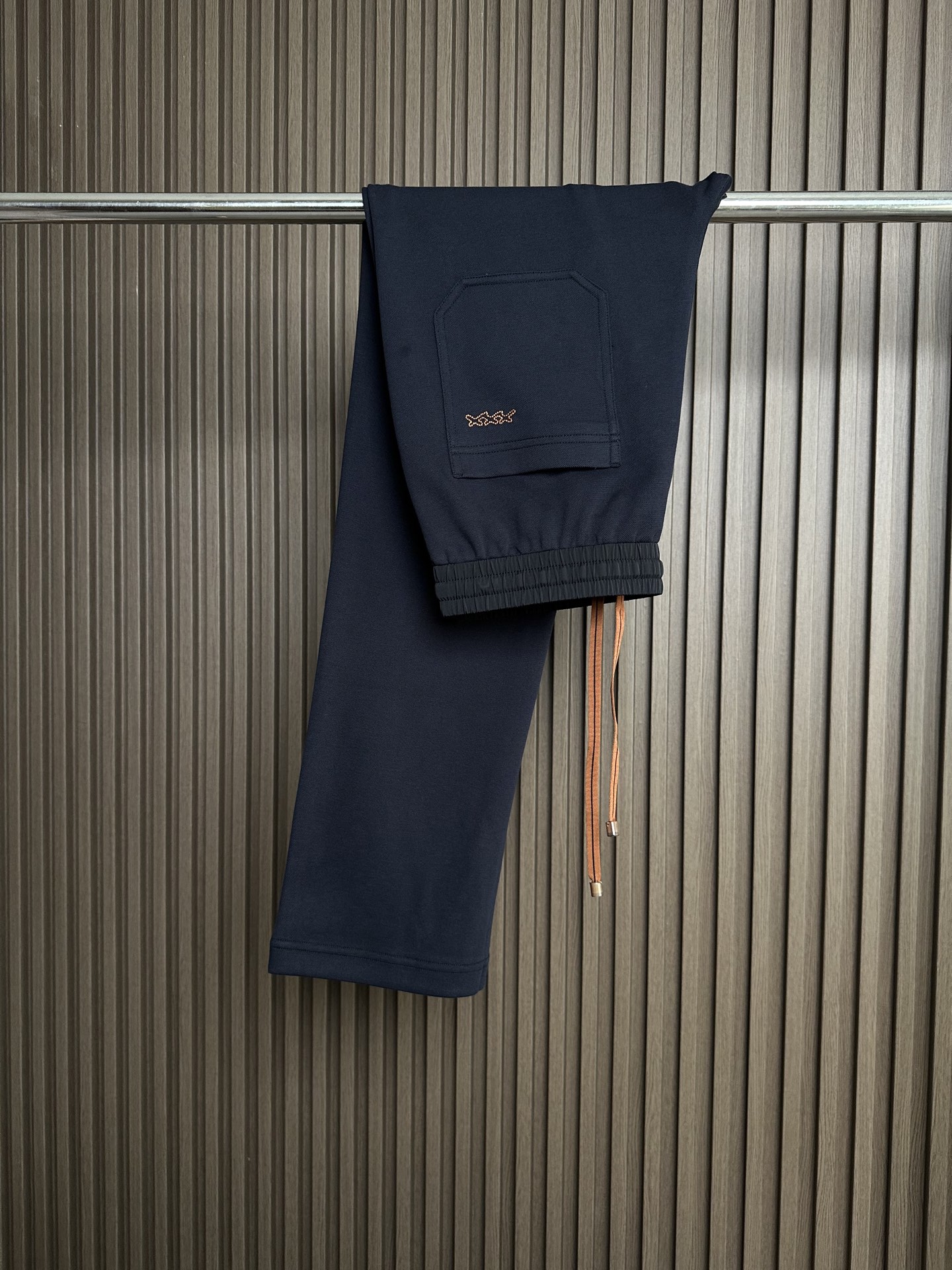 . ZZ杰尼亚26SS春夏新款休闲裤，高密度四面弹面料，布面平整挺括🈶性，抗皱不易变形 ，不易褪色，耐磨