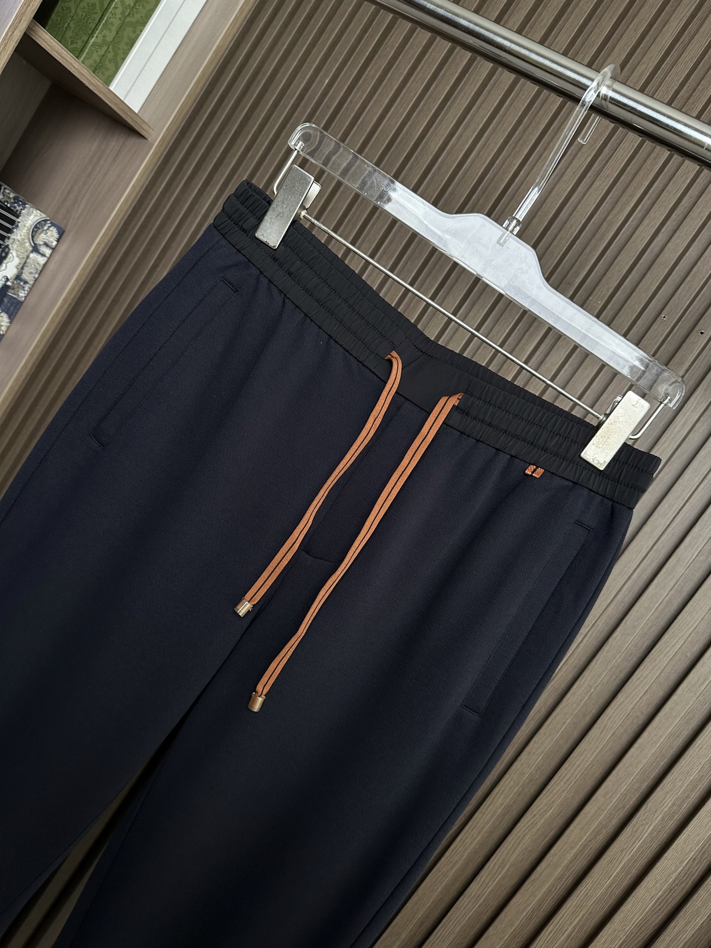 . ZZ杰尼亚26SS春夏新款休闲裤，高密度四面弹面料，布面平整挺括🈶性，抗皱不易变形 ，不易褪色，耐磨