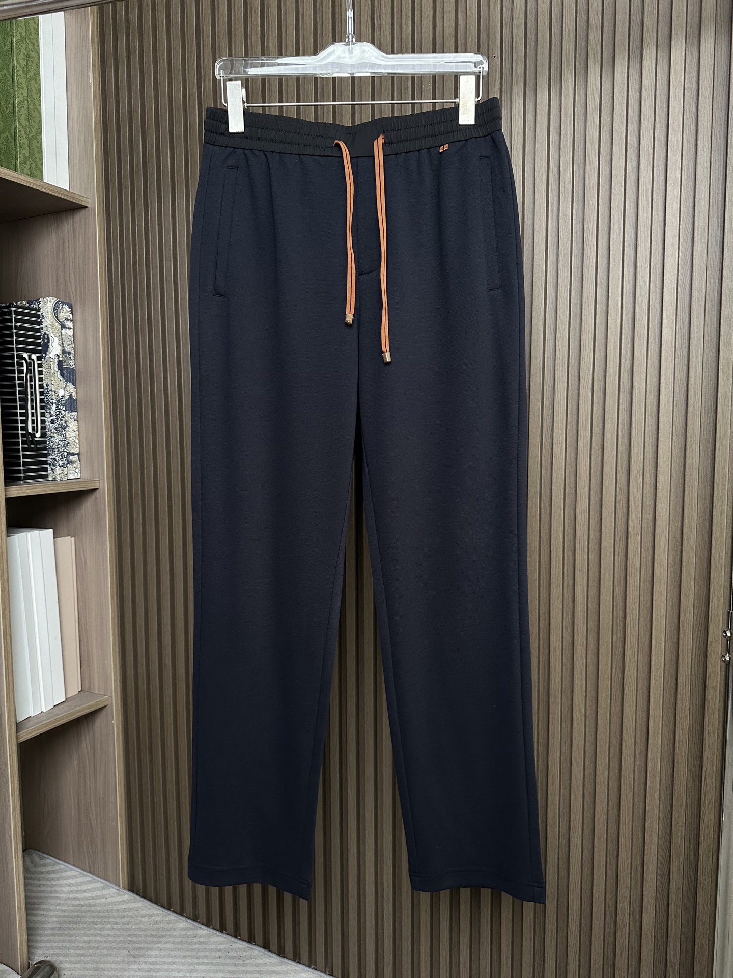 . ZZ杰尼亚26SS春夏新款休闲裤，高密度四面弹面料，布面平整挺括🈶性，抗皱不易变形 ，不易褪色，耐磨