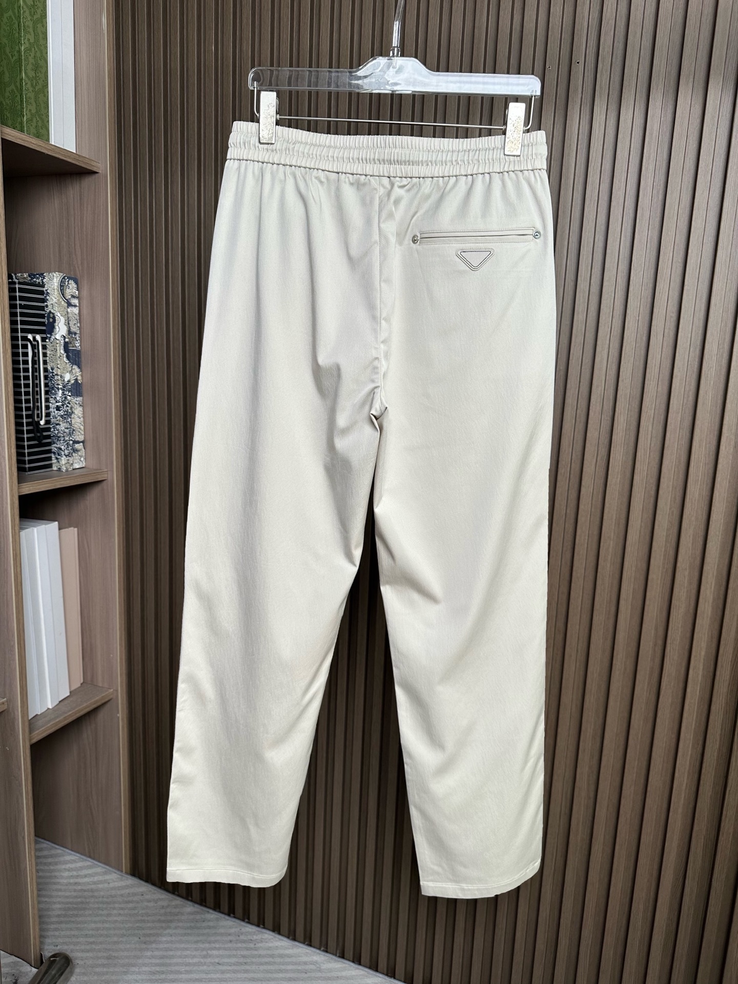 （杏色～）PD普家26SS春夏新款休闲裤，高密度涤纶平纹四面弹面料，布面平整挺括🈶性，抗皱不易变形 ，不