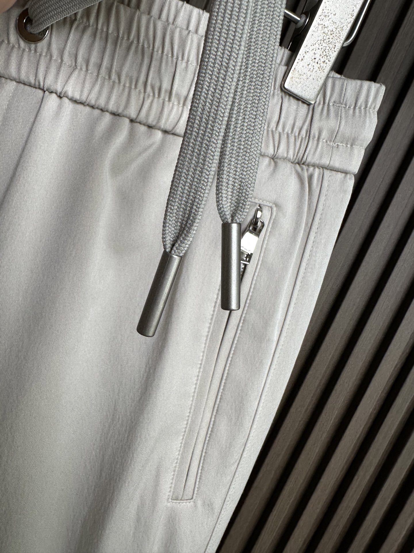 （杏色～）PD普家26SS春夏新款休闲裤，高密度涤纶平纹四面弹面料，布面平整挺括🈶性，抗皱不易变形 ，不