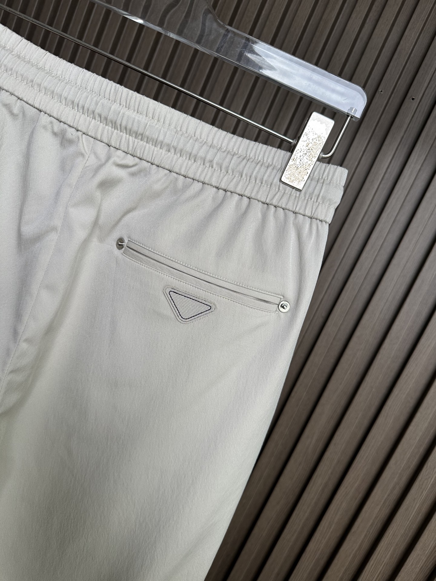 （杏色～）PD普家26SS春夏新款休闲裤，高密度涤纶平纹四面弹面料，布面平整挺括🈶性，抗皱不易变形 ，不