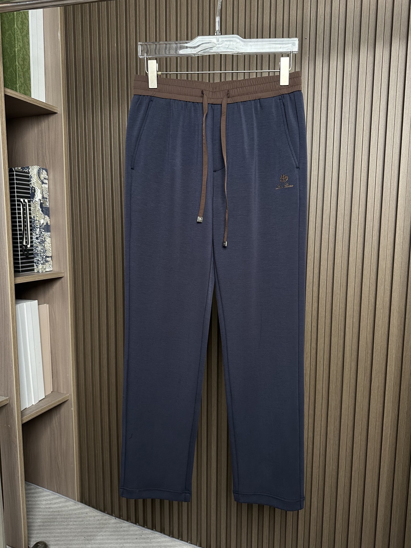 （藏蓝色～）Loro piana诺悠翩雅26SS春夏新款休闲裤（2色款～）采用升级版，二醋酸，空气层面料