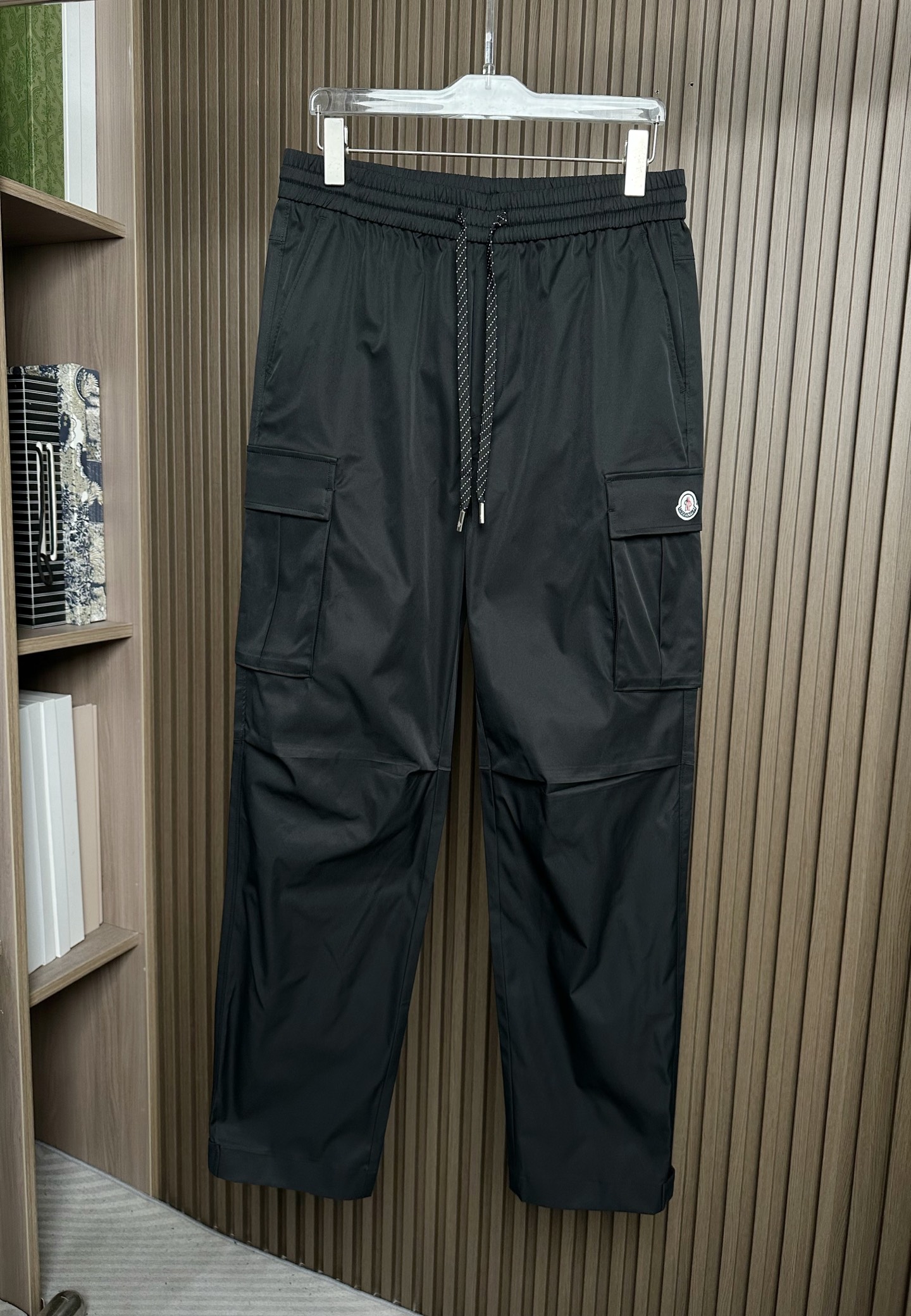 Mon蒙口26SS春夏休闲裤，高端品质，高级定制面料，舒适透气，版型时尚，适合各种搭配颜色：黑色，藏蓝码