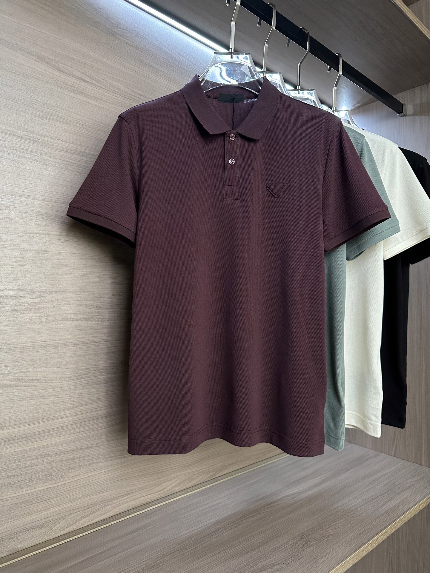 PD普拉达26SS春夏新款POLO 原版定制 面料选用进口钻石羊毛珠地棉 轻薄透气 上身丝滑舒适 高端大