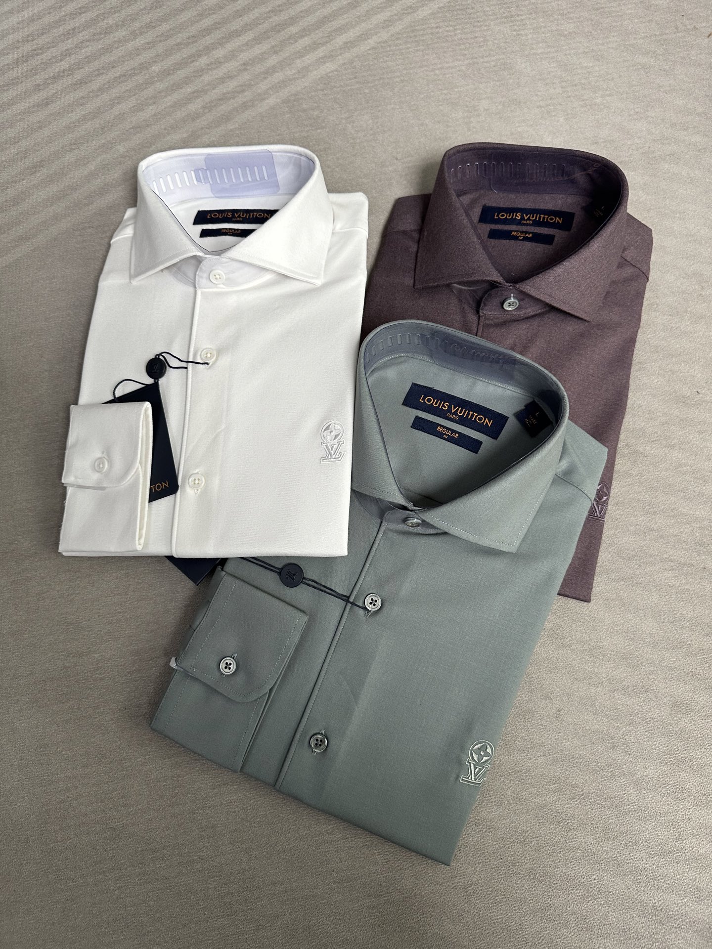 LV驴家26SS春夏新款长袖衬衫驴牌LV新款，商务绅士通勤款时尚又得体，百搭好驾驭长袖衬衫，在繁忙的都市