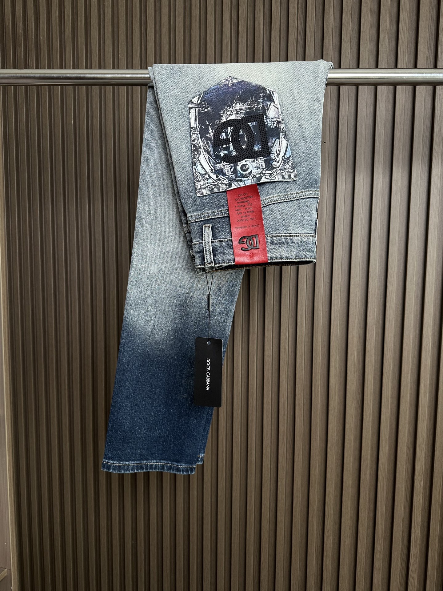 NO:756838,DG Dolce & Gabbana 26SS new spring casual jeans, high-end quality, super soft and comfortable fabric, small straight fit, slender upper body, universal matching style, code number 30, 31, 32, 33, 34, 36, 38,,, Dolce&Gabbana,jeans,19860909DG杜嘉班纳26SS春季新款休闲牛仔裤,高端品质,面料超级柔软舒适 小直筒版型,上身修长,万能搭配款 码数30,31,32,33,34,36,38,,,Dolce&Gabbana,jeans,,Men's clothing