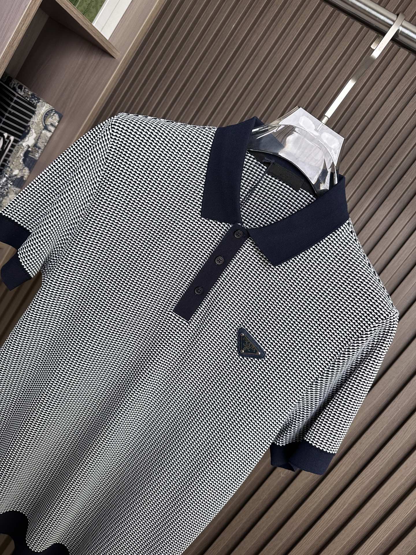 （藏蓝～）PRADA普拉达26SS春夏新款竖条提花起脚短袖 原版定制 面料选用进口彩柔棉 轻薄透气 上身