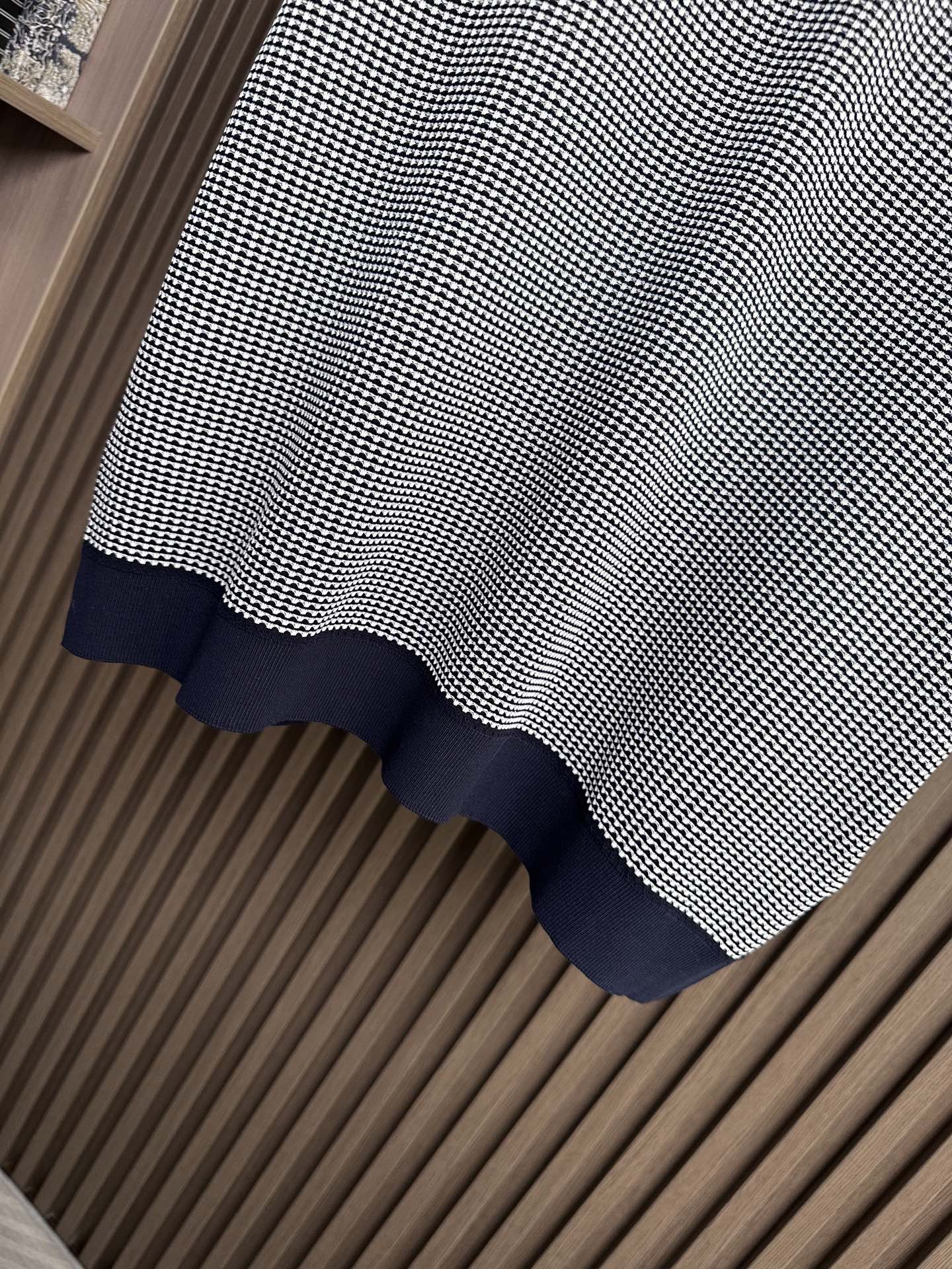 （藏蓝～）PRADA普拉达26SS春夏新款竖条提花起脚短袖 原版定制 面料选用进口彩柔棉 轻薄透气 上身