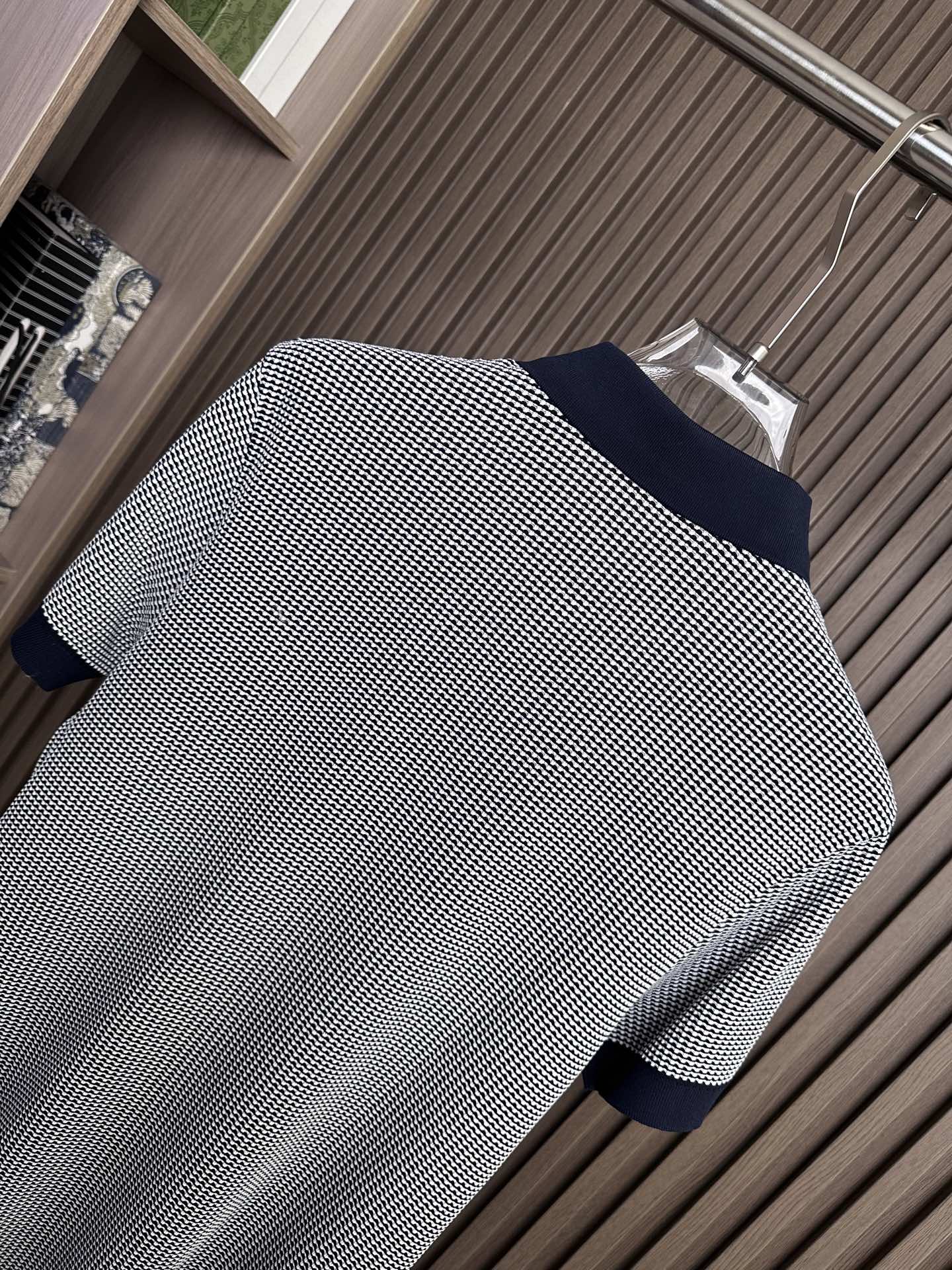 （藏蓝～）PRADA普拉达26SS春夏新款竖条提花起脚短袖 原版定制 面料选用进口彩柔棉 轻薄透气 上身