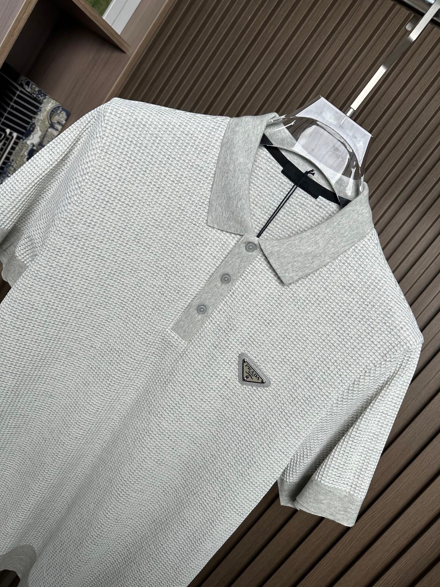 （浅灰～）PRADA普拉达26SS春夏新款竖条提花起脚短袖 原版定制 面料选用进口彩柔棉 轻薄透气 上身