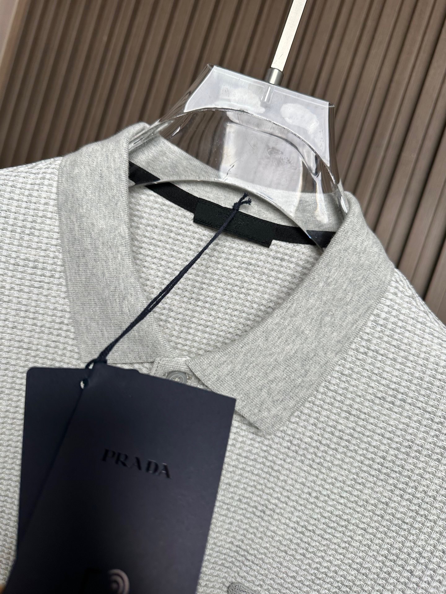 （浅灰～）PRADA普拉达26SS春夏新款竖条提花起脚短袖 原版定制 面料选用进口彩柔棉 轻薄透气 上身
