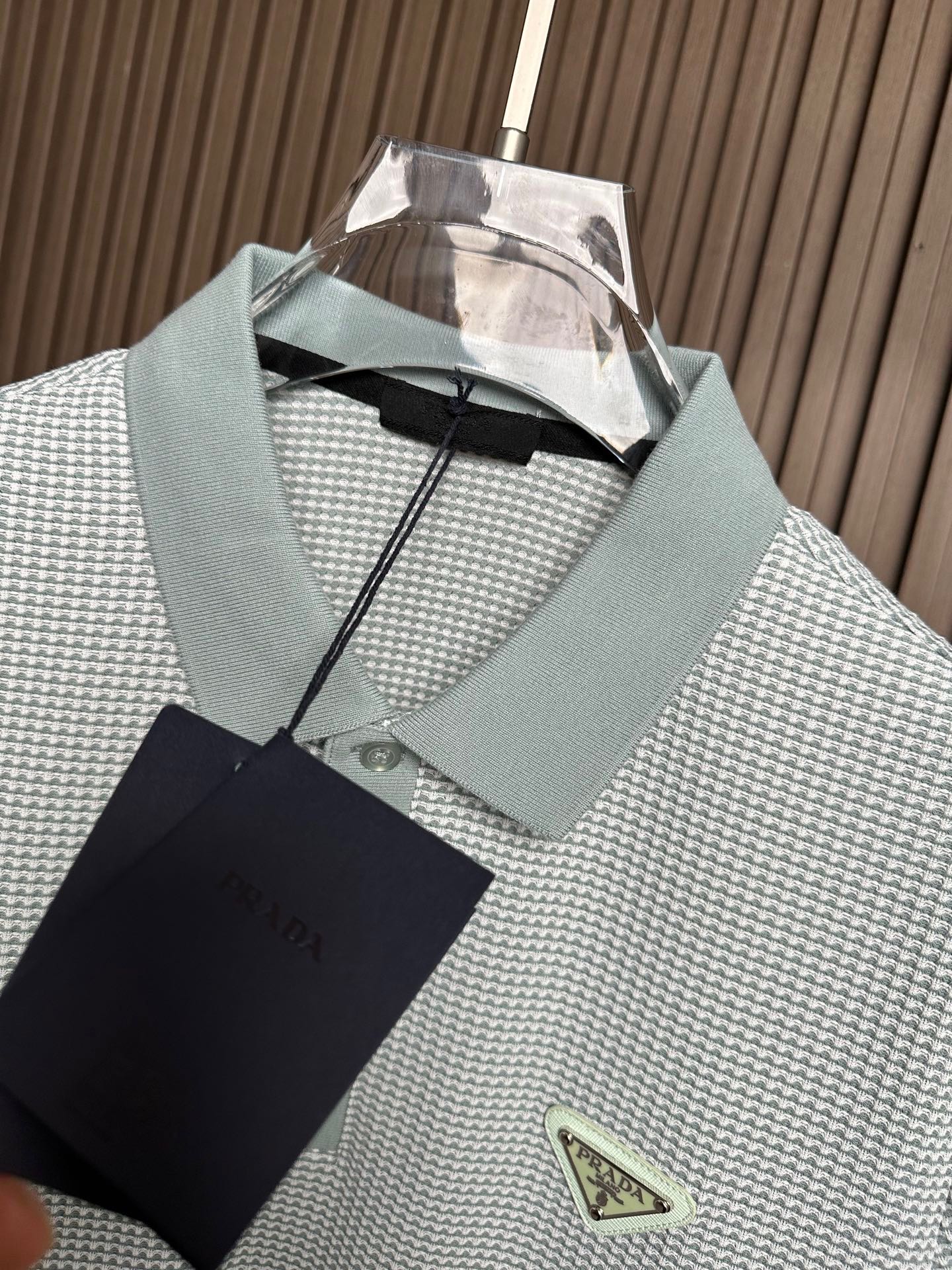 （豆绿～）PRADA普拉达26SS春夏新款竖条提花起脚短袖 原版定制 面料选用进口彩柔棉 轻薄透气 上身