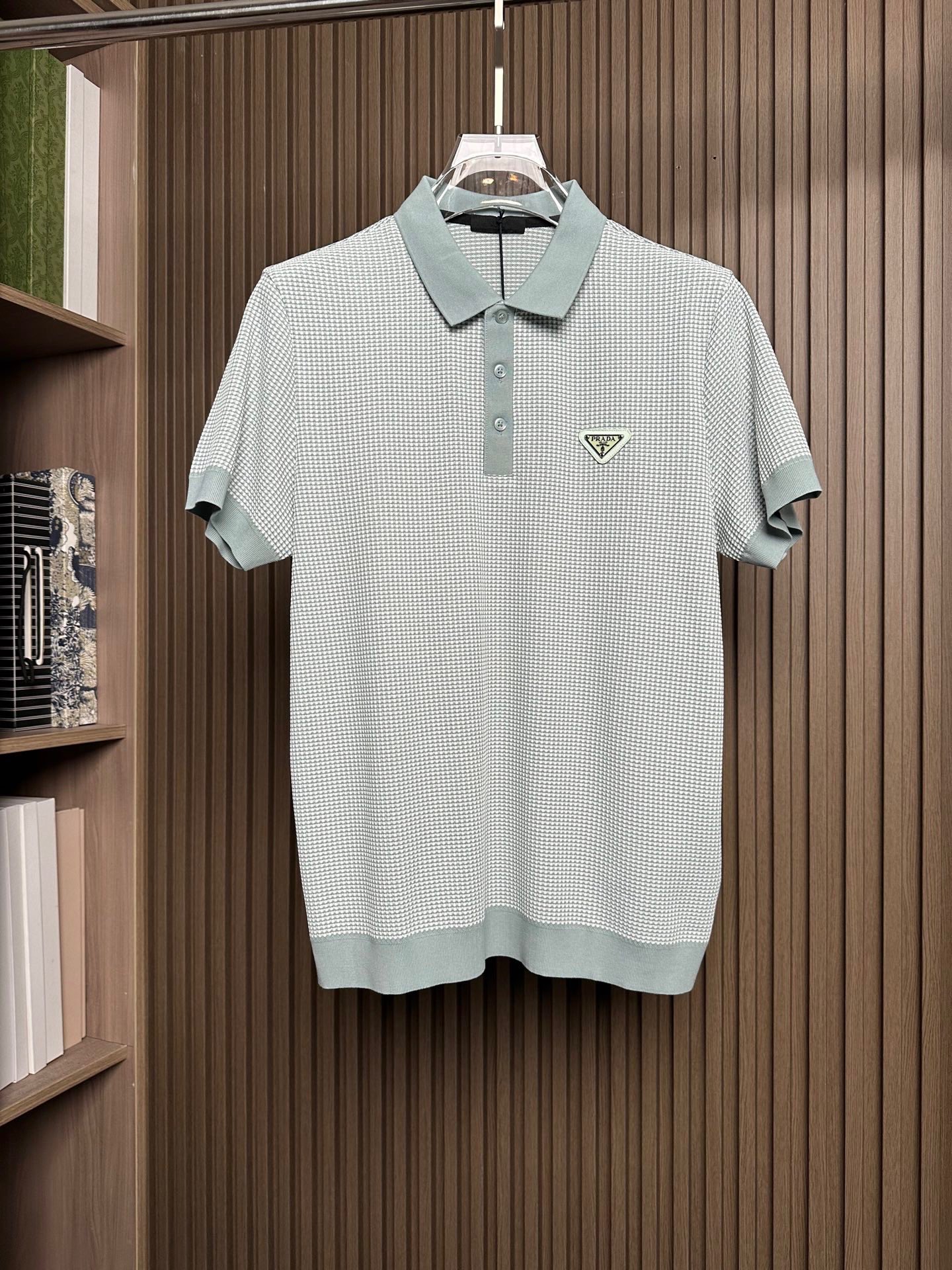 （豆绿～）PRADA普拉达26SS春夏新款竖条提花起脚短袖 原版定制 面料选用进口彩柔棉 轻薄透气 上身