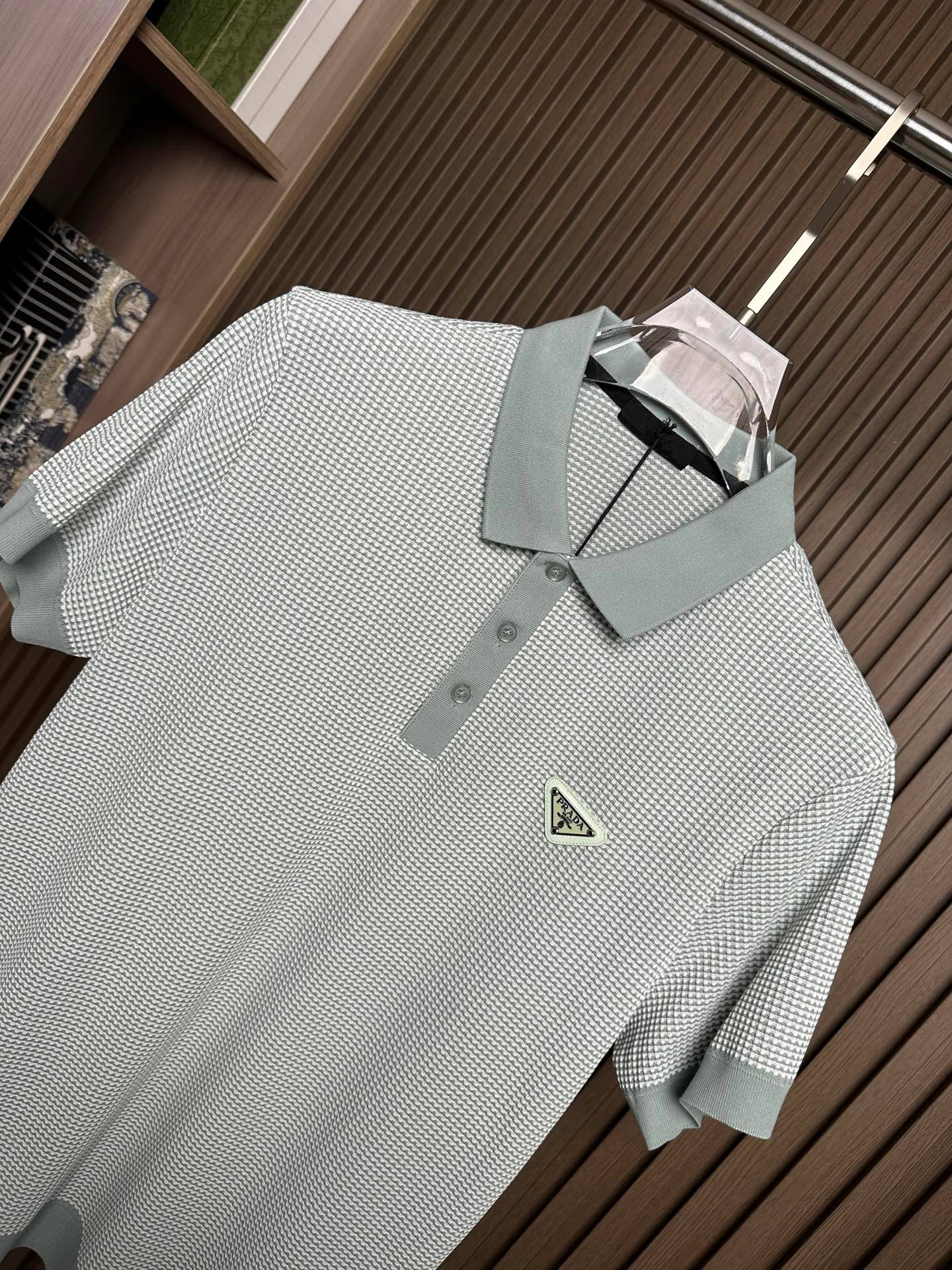 （豆绿～）PRADA普拉达26SS春夏新款竖条提花起脚短袖 原版定制 面料选用进口彩柔棉 轻薄透气 上身